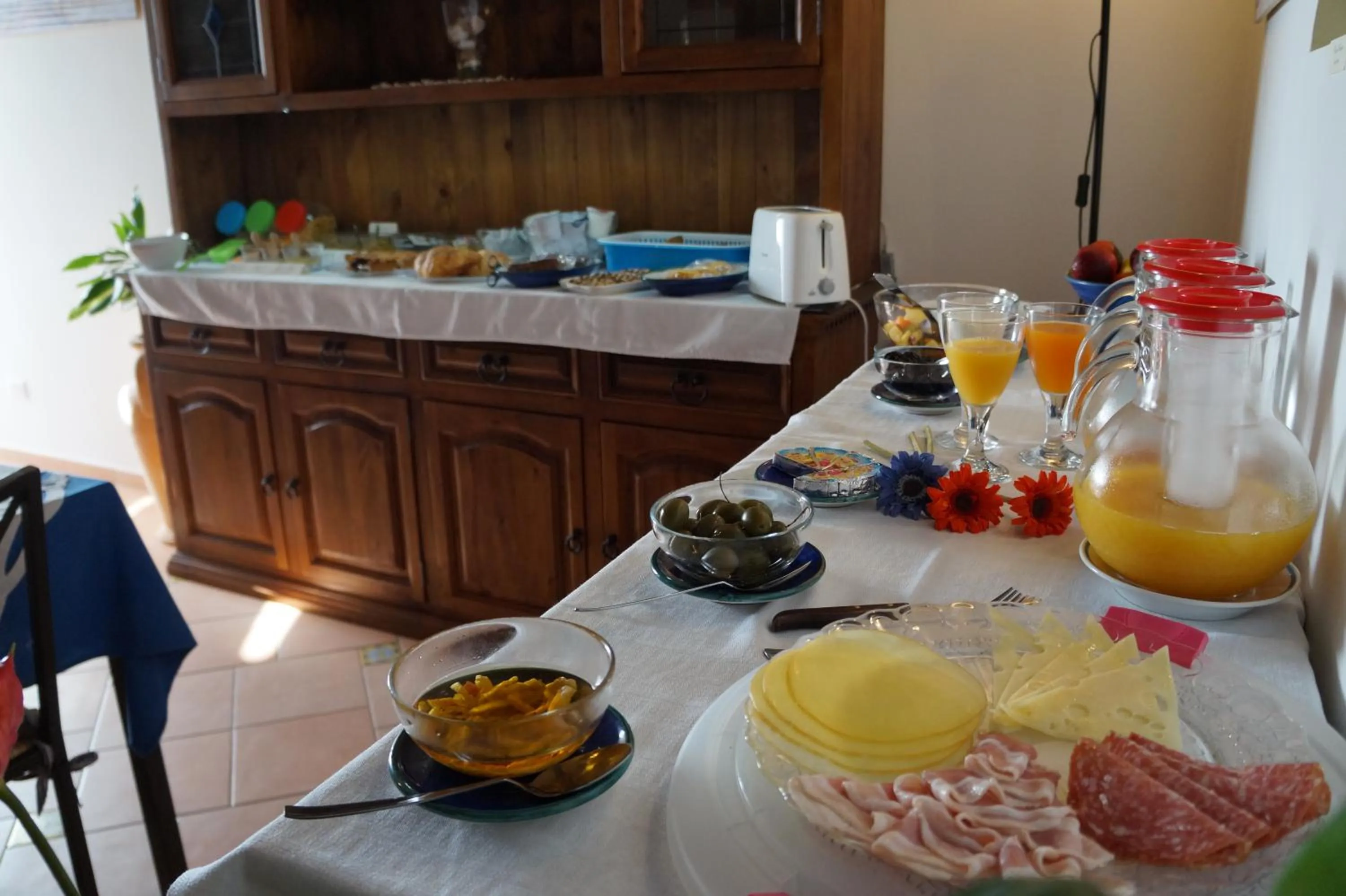 Continental breakfast in L'Arabesco B&B