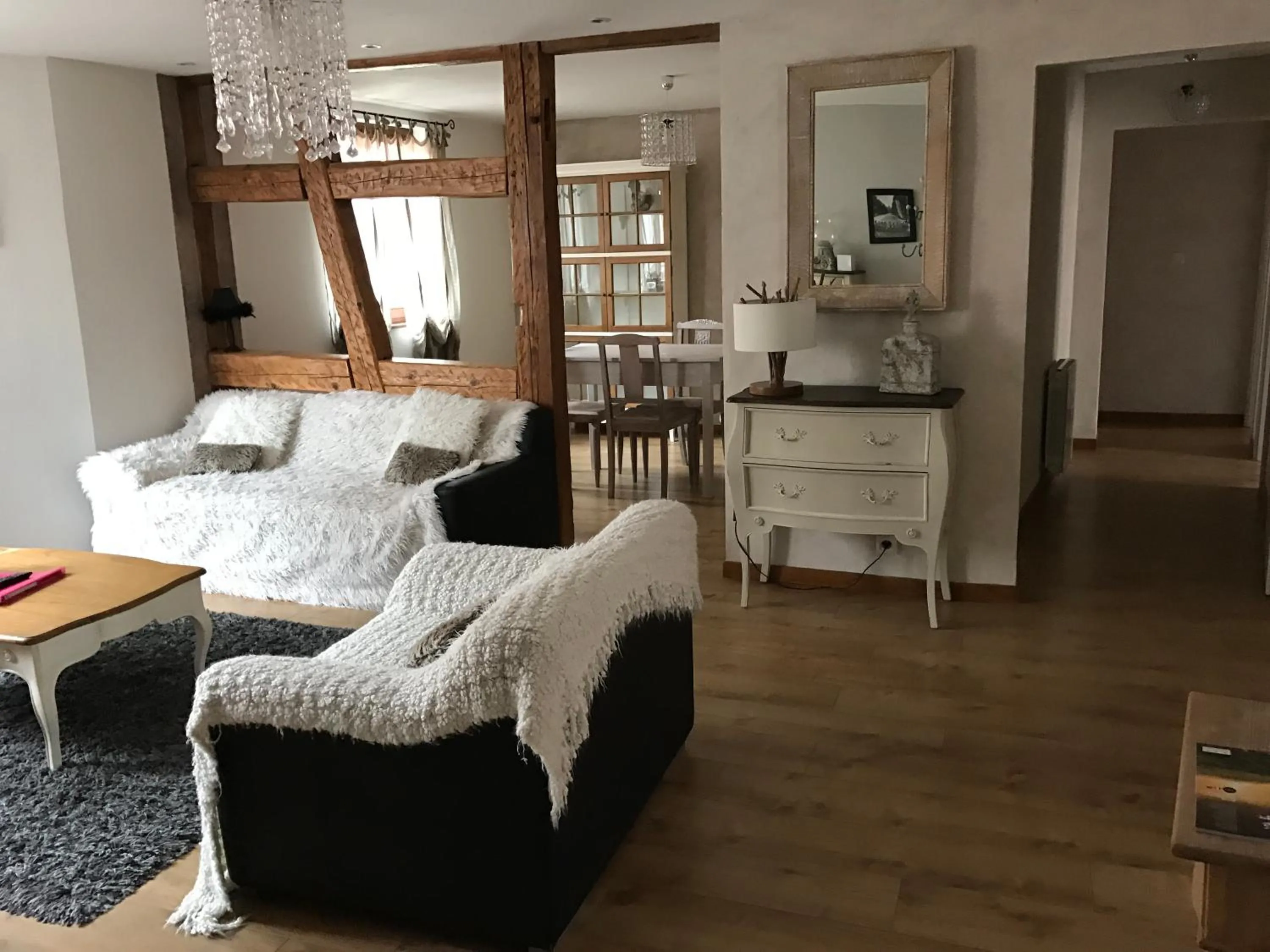 TV and multimedia, Bed in Les Authentics - La Maison d'Amélie