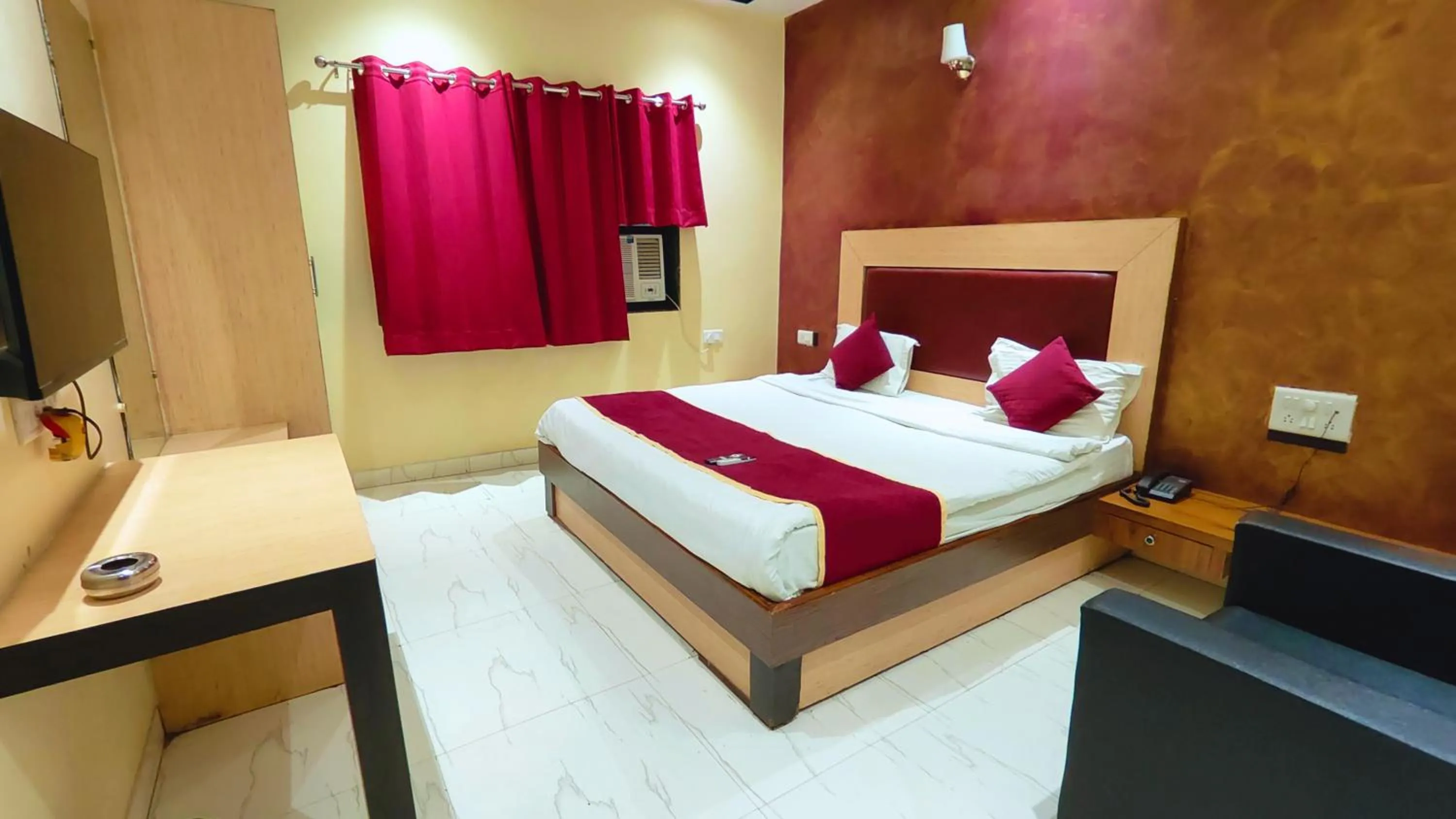 Bedroom, Bed in Hotel Jagdish