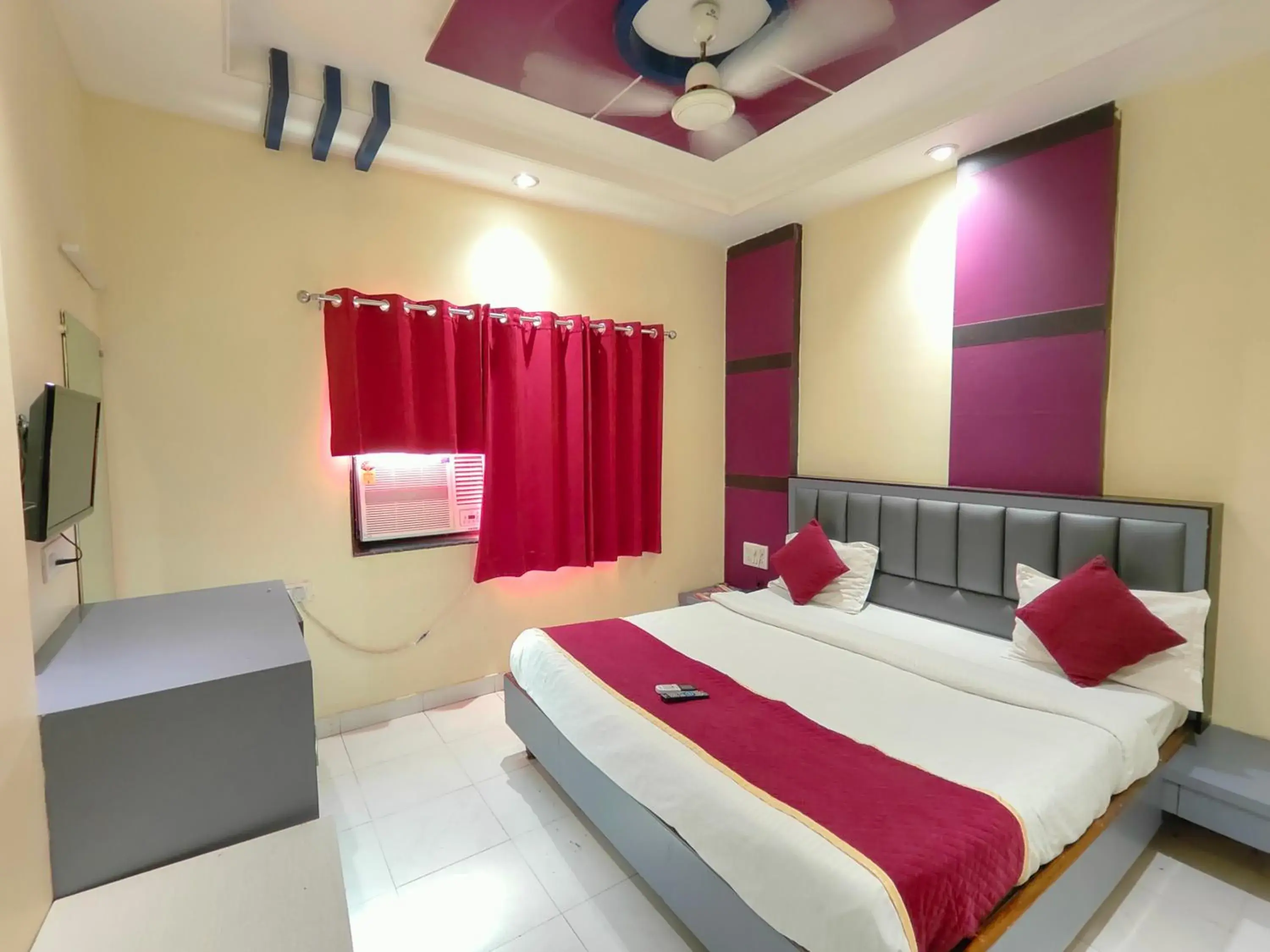 Bedroom, Bed in Hotel Jagdish Bedroom, Bed in Hotel Jagdish