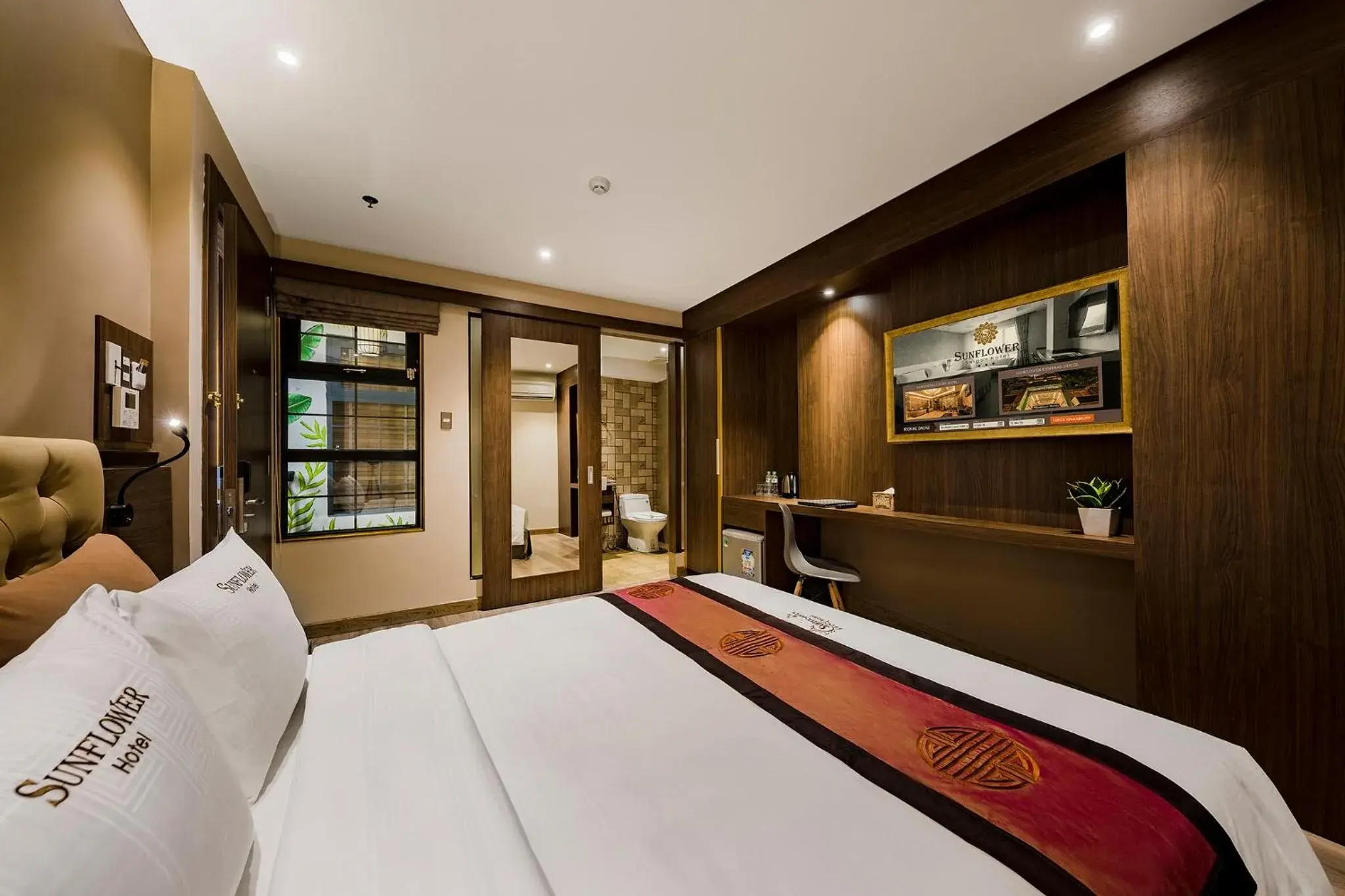 Deluxe Double Room with Shower - single occupancy in Sunflower Luxury Hotel Deluxe Double Room with Shower - single occupancy in Sunflower Luxury Hotel