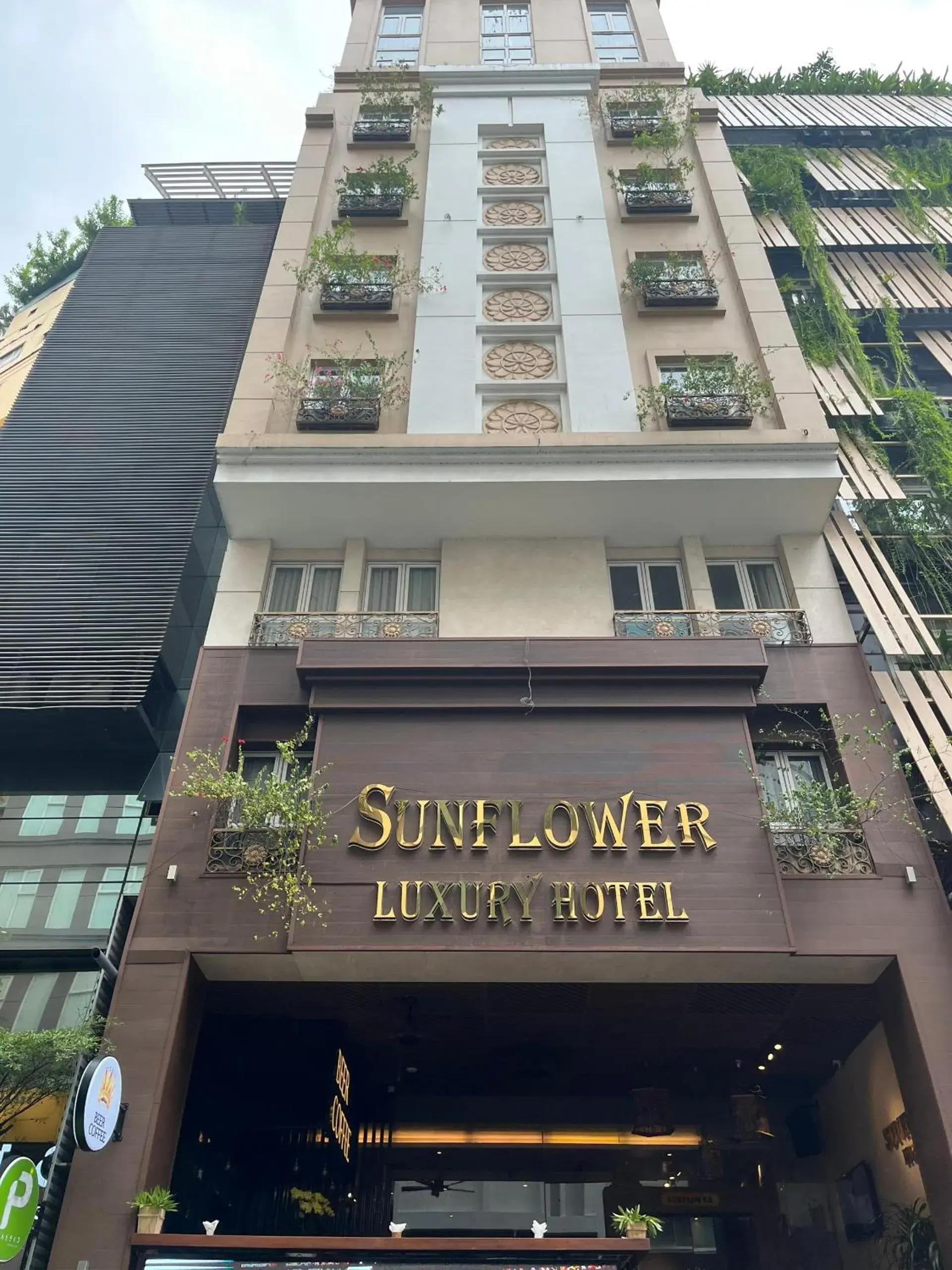 Property building in Sunflower Luxury Hotel Property building in Sunflower Luxury Hotel