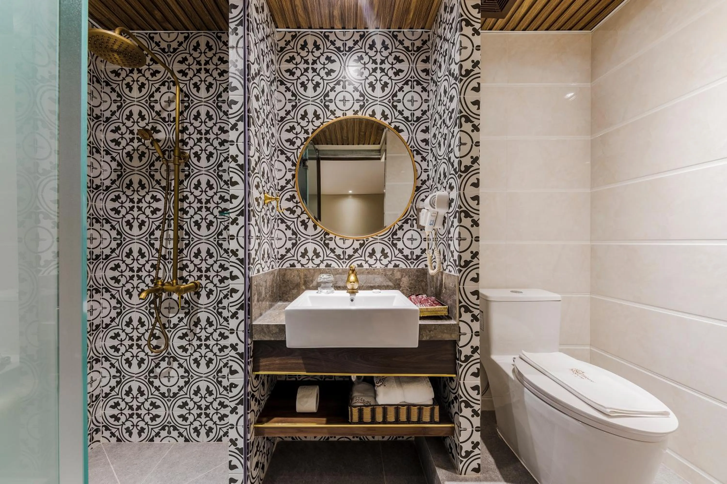 Sunflower Luxury Hotel