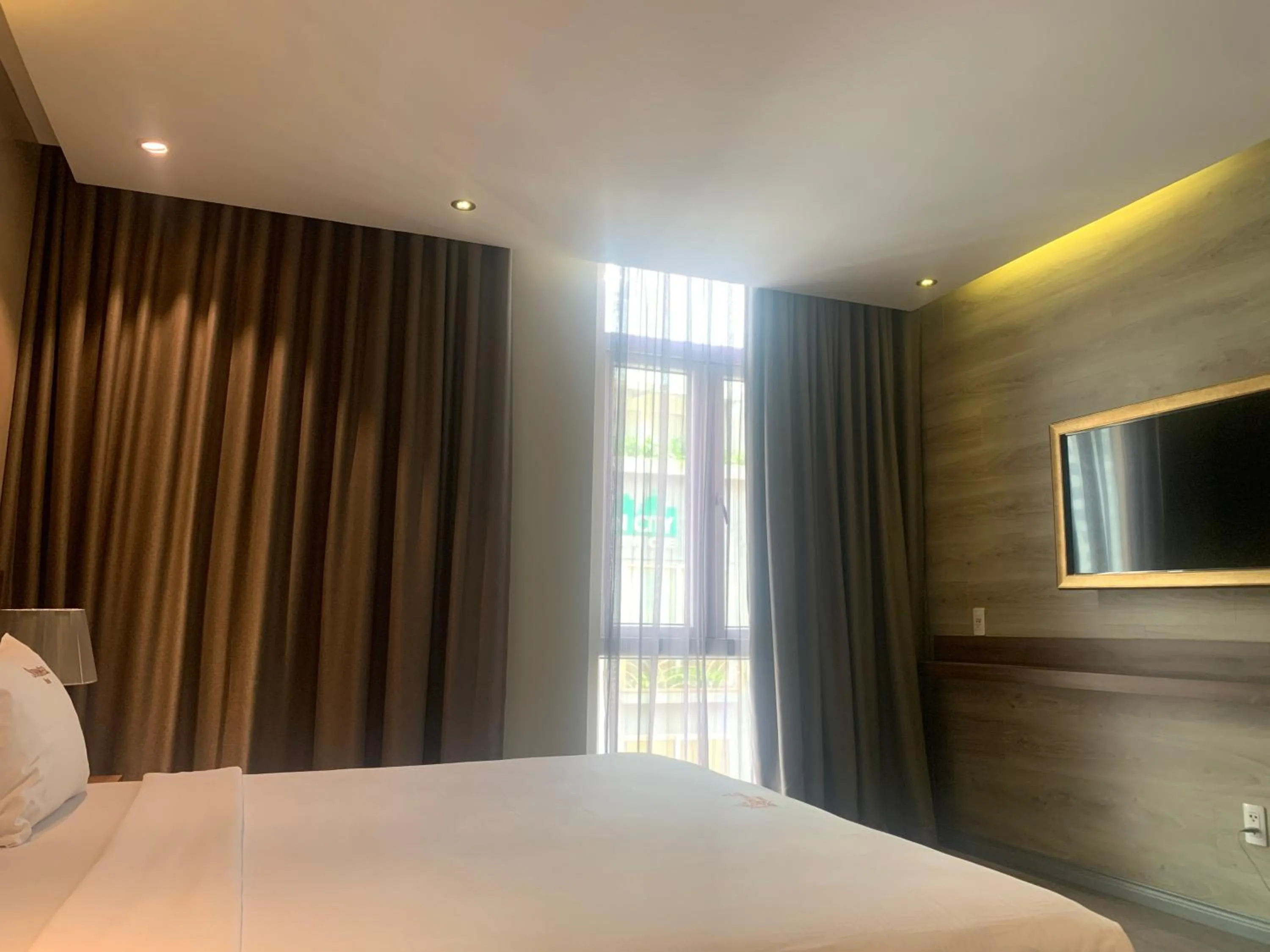 Sunflower Luxury Hotel