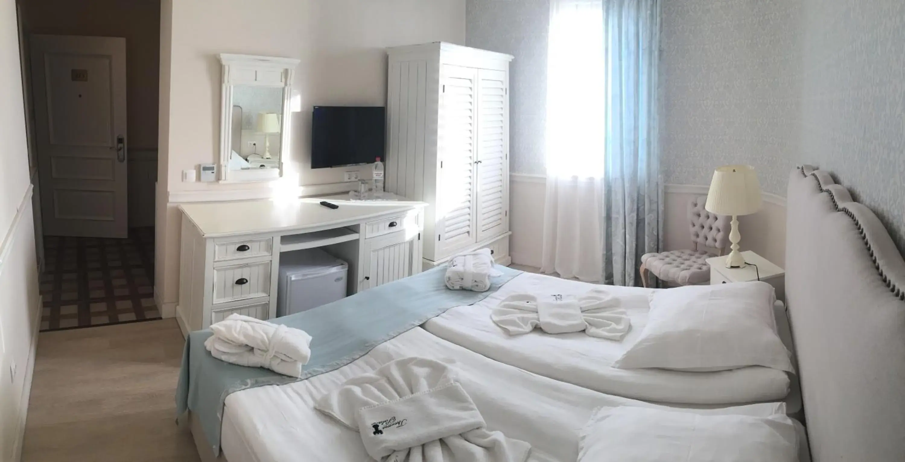 Economy Double Room (2 adults) in Therma Palace - SPA Mineral Pool & All inclusive & Free Parking Economy Double Room (2 adults) in Therma Palace - SPA Mineral Pool & All inclusive & Free Parking