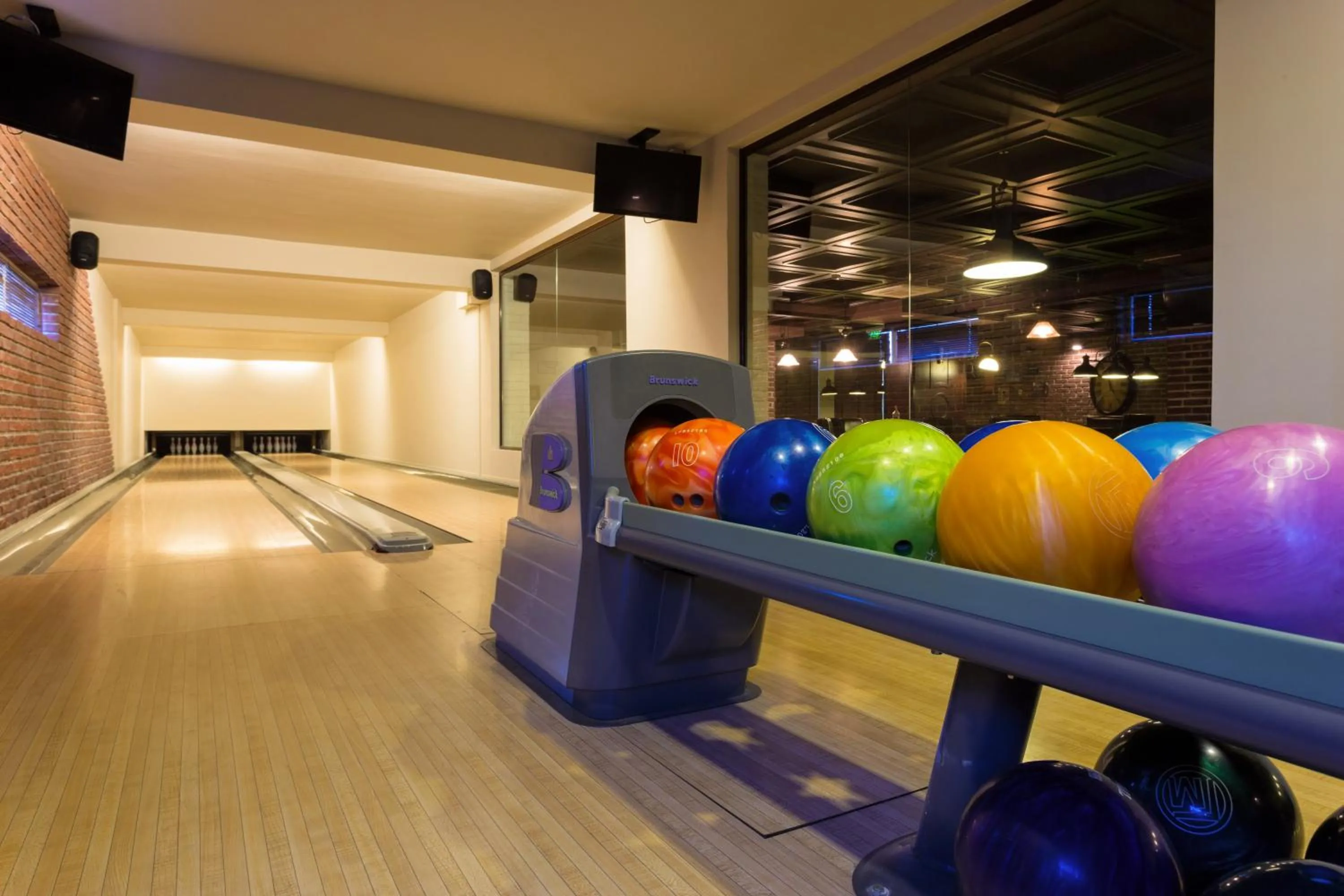 Bowling in Therma Palace - SPA Mineral Pool & All inclusive & Free Parking