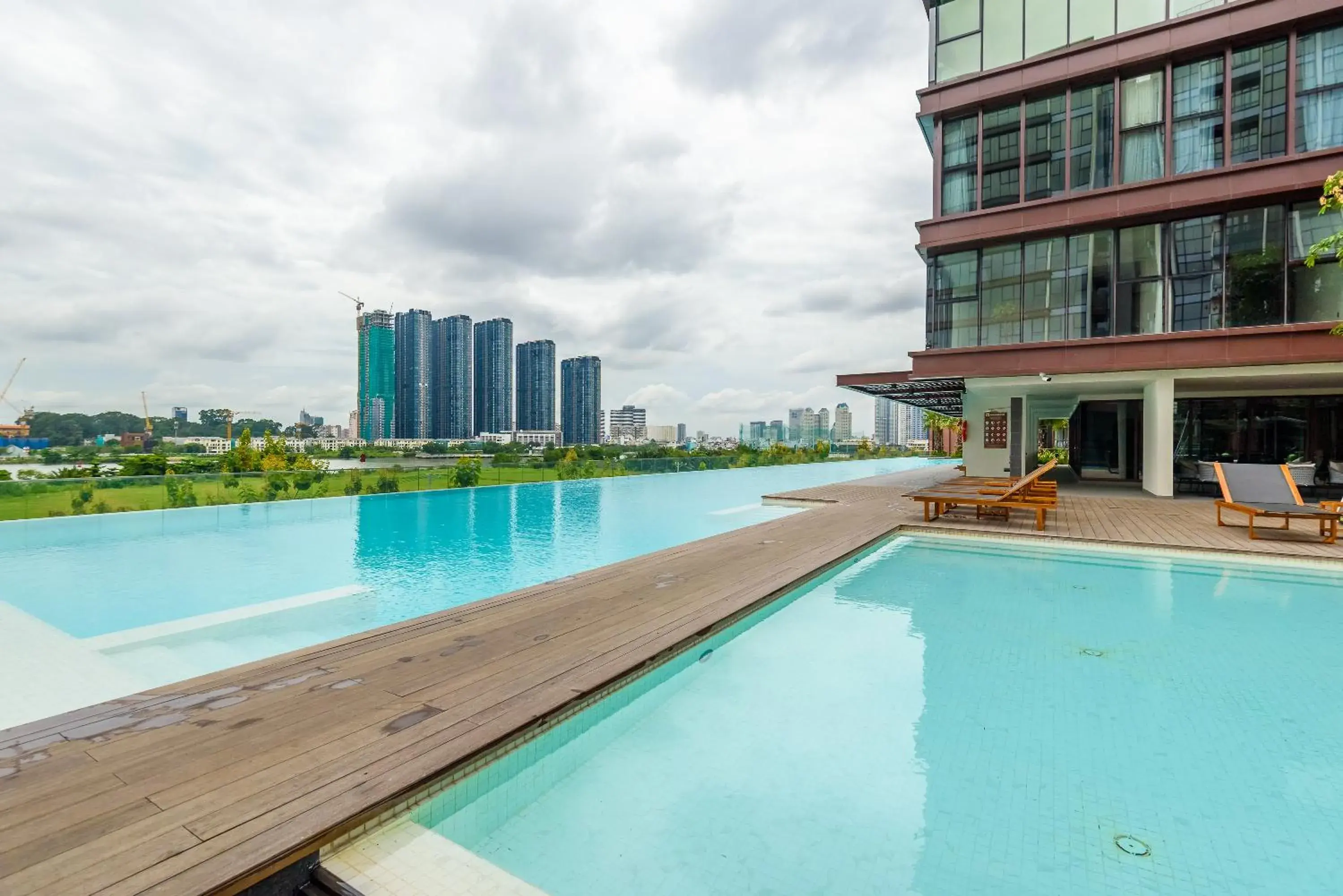 Swimming pool in Metropole Thu Thiem Condo Apartment Swimming pool in Metropole Thu Thiem Condo Apartment
