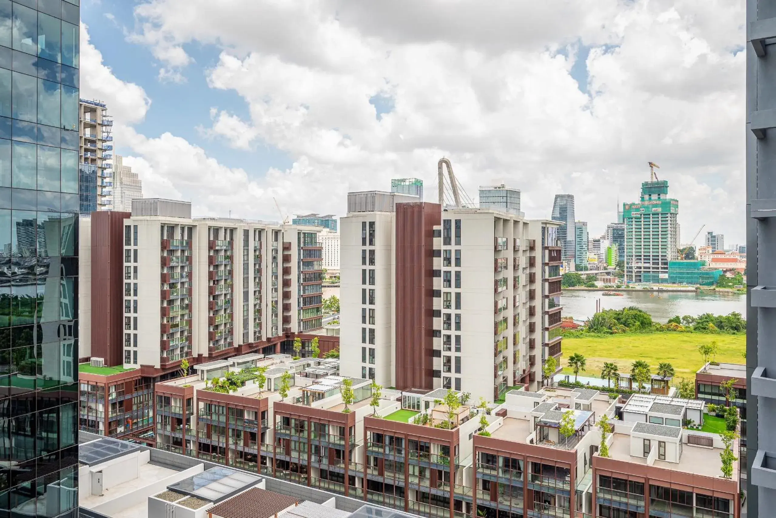 Street view in Metropole Thu Thiem Condo Apartment Street view in Metropole Thu Thiem Condo Apartment