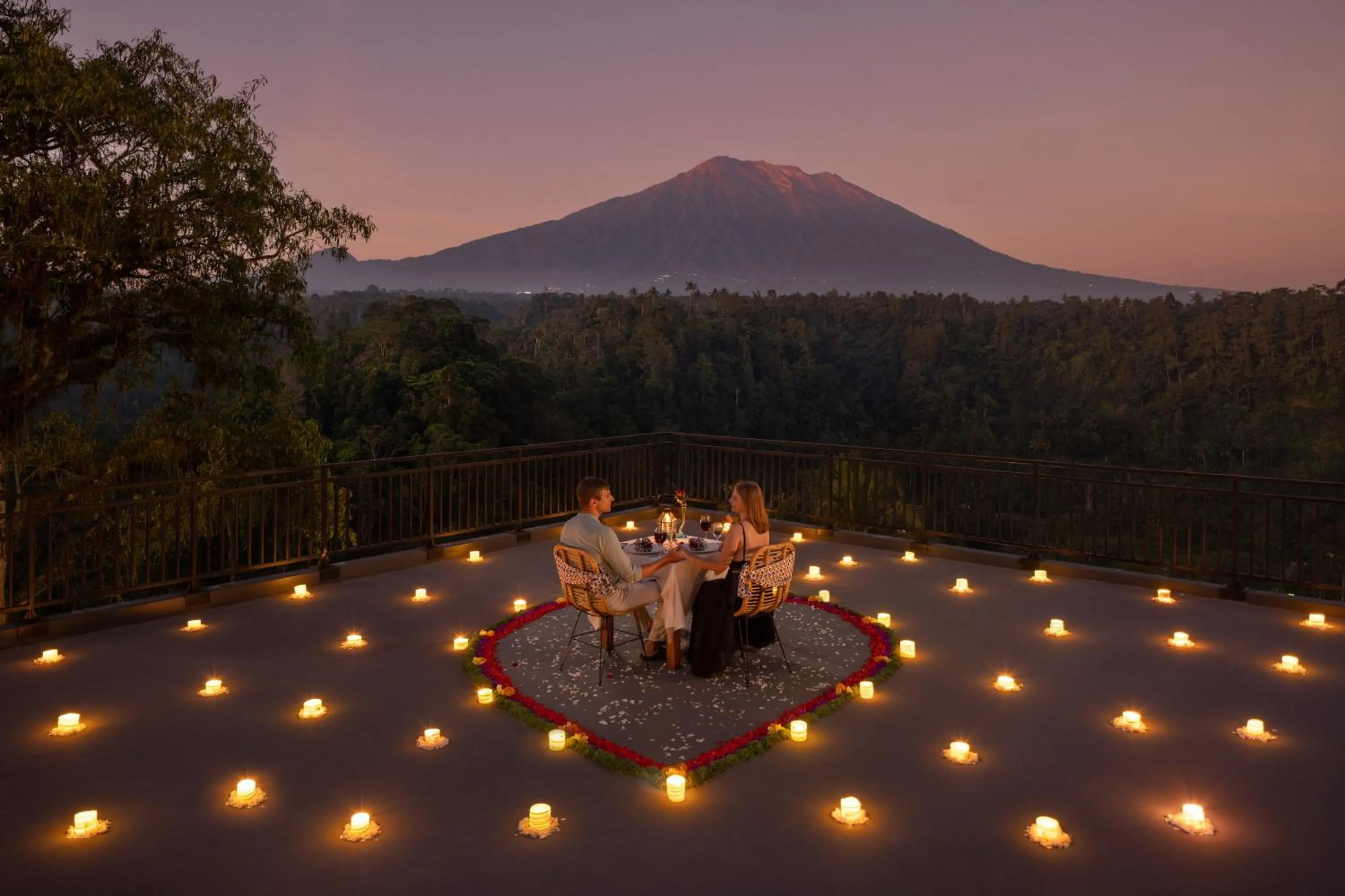 Restaurant/places to eat in Tapa Agung View Besakih