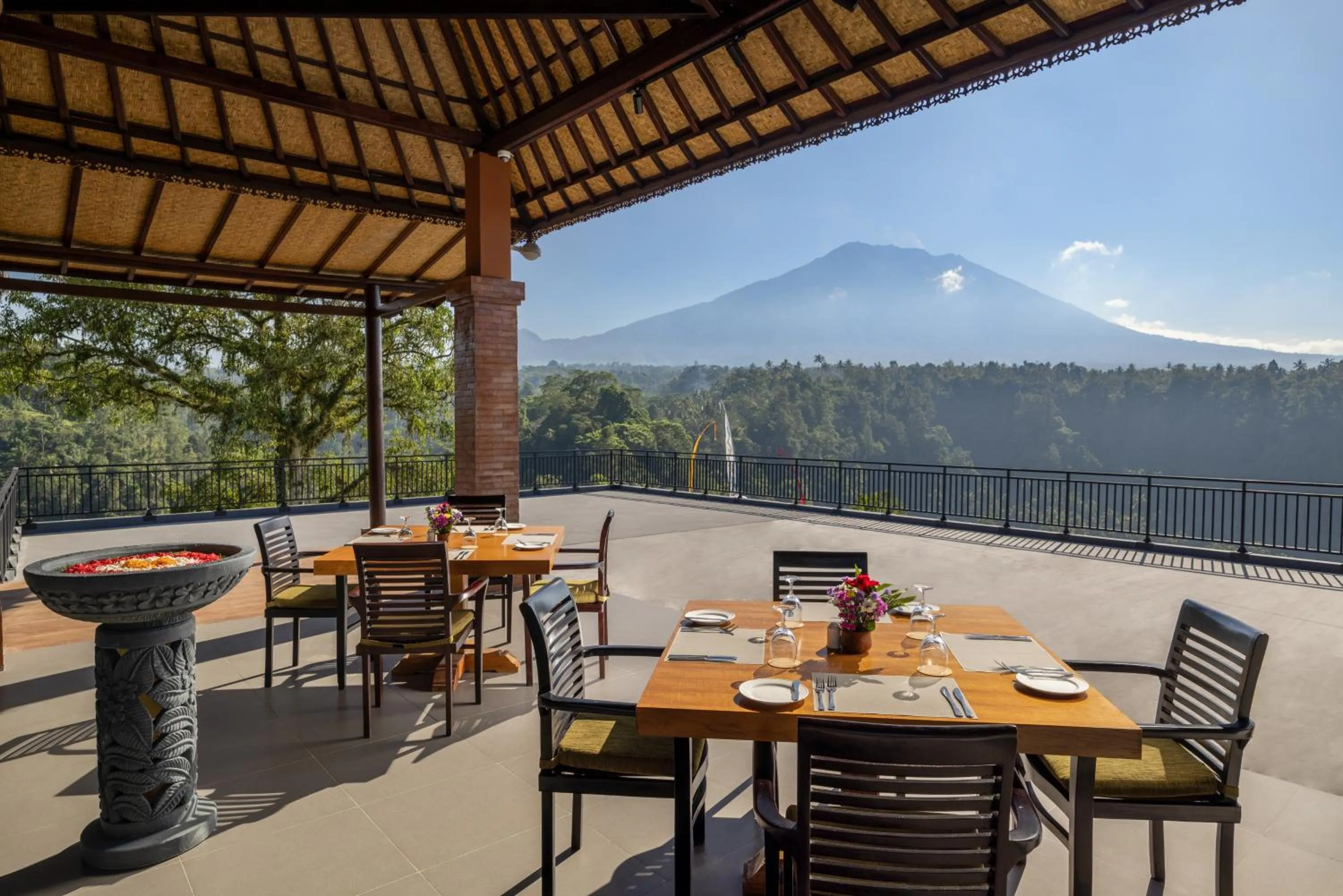 Restaurant/places to eat in Tapa Agung View Besakih