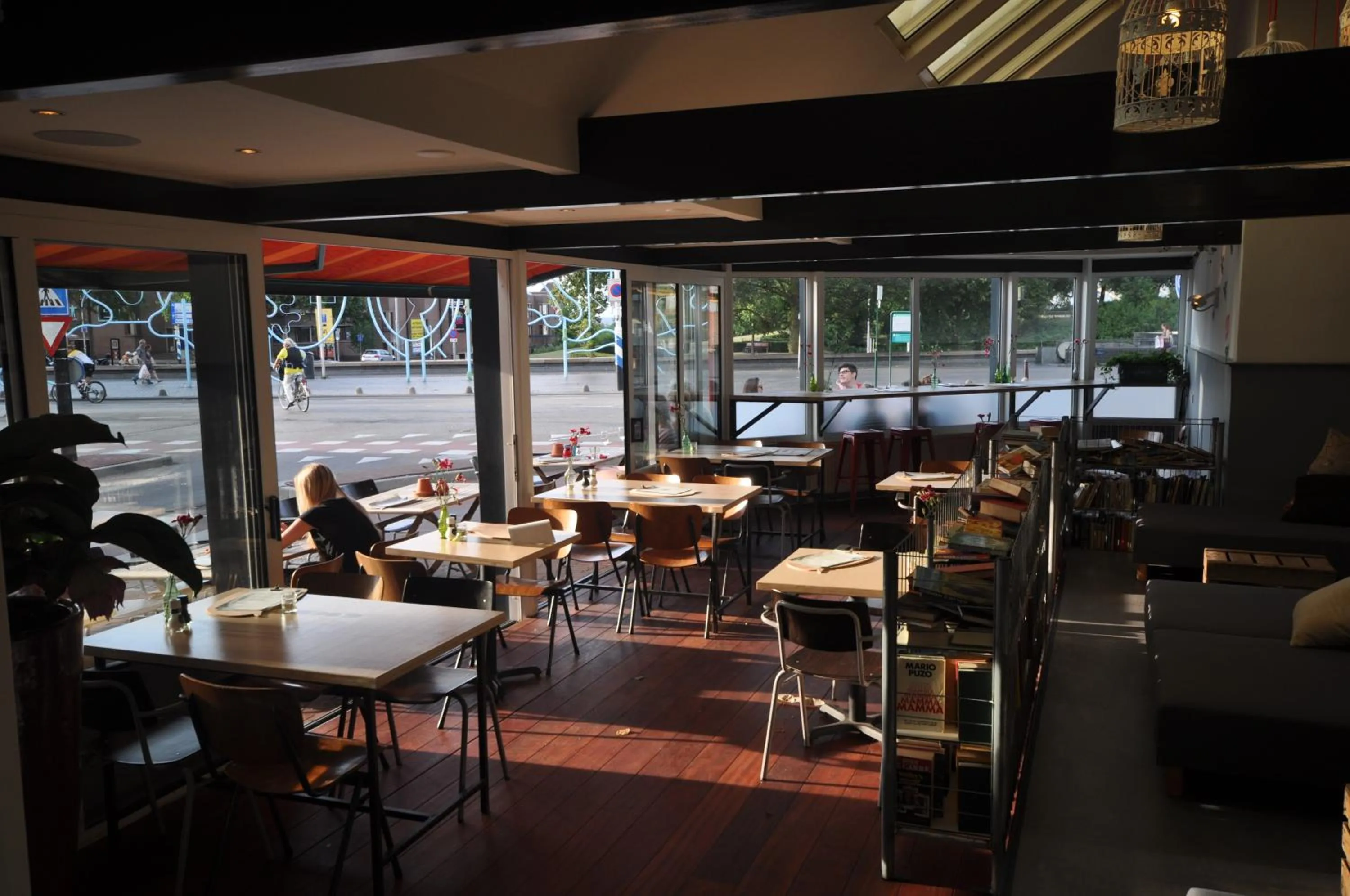 Restaurant/places to eat in Hotel Credible