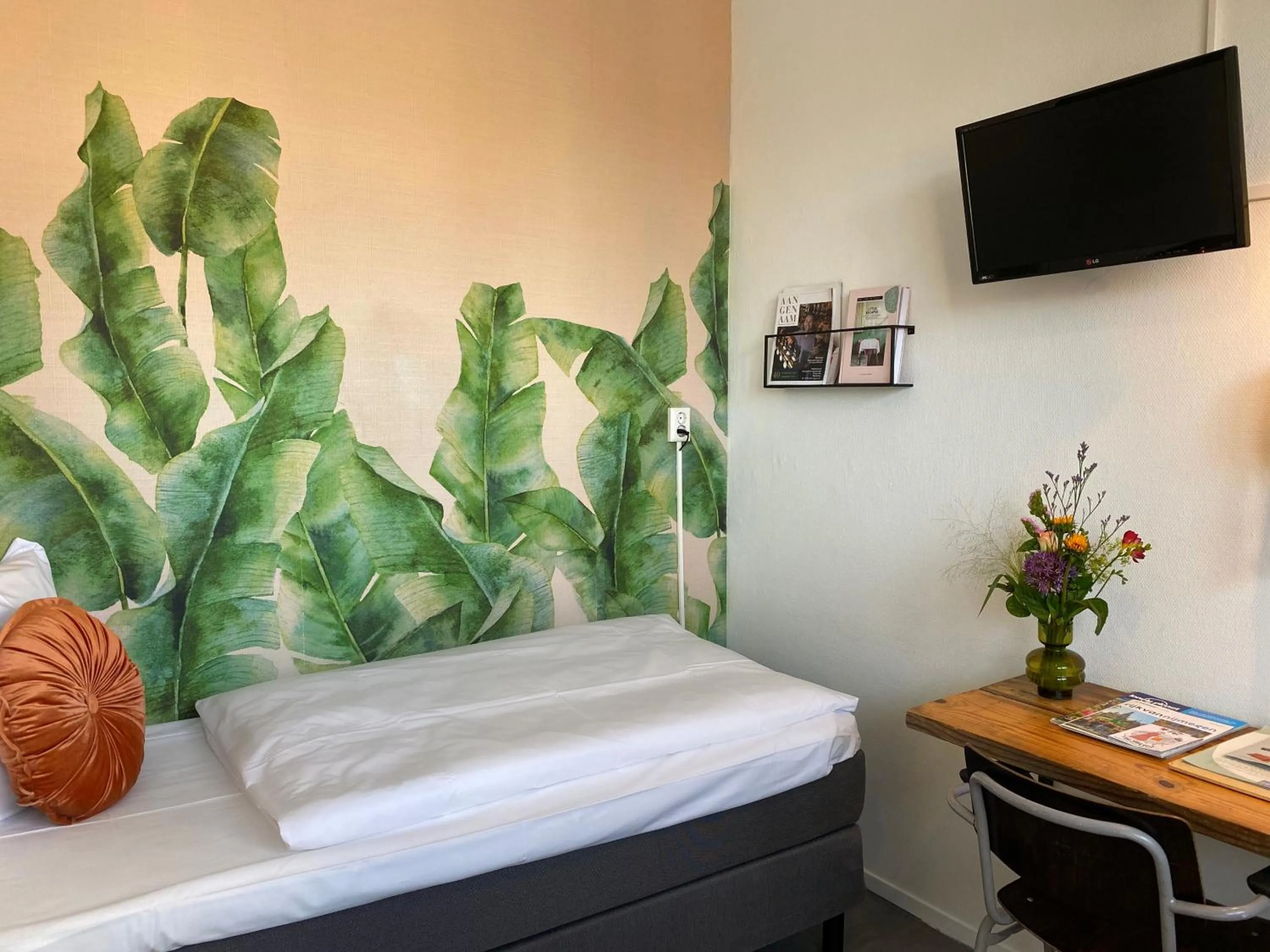 Bed in Hotel Credible