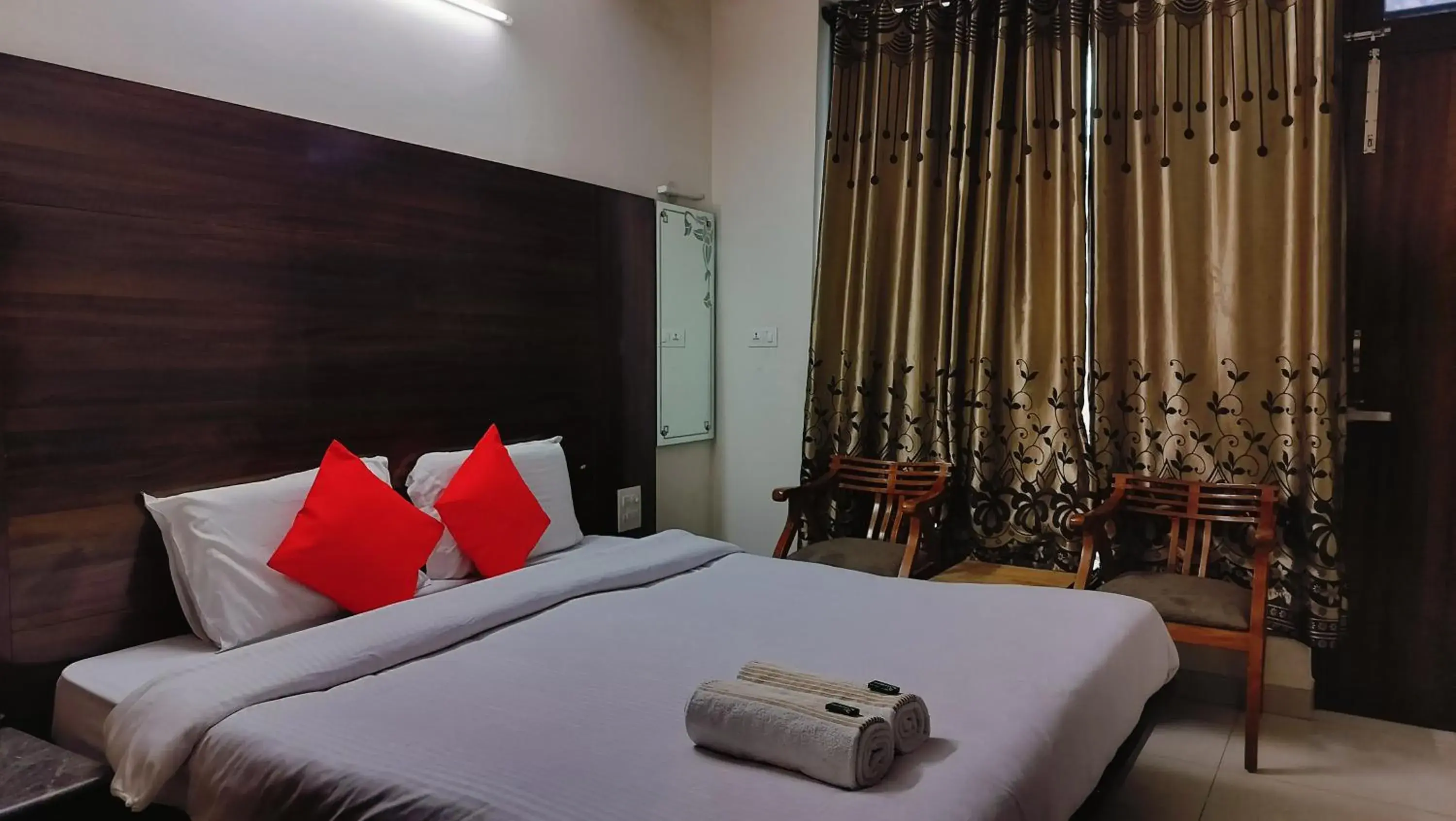 Bed in Royale India by Venu Bed in Royale India by Venu