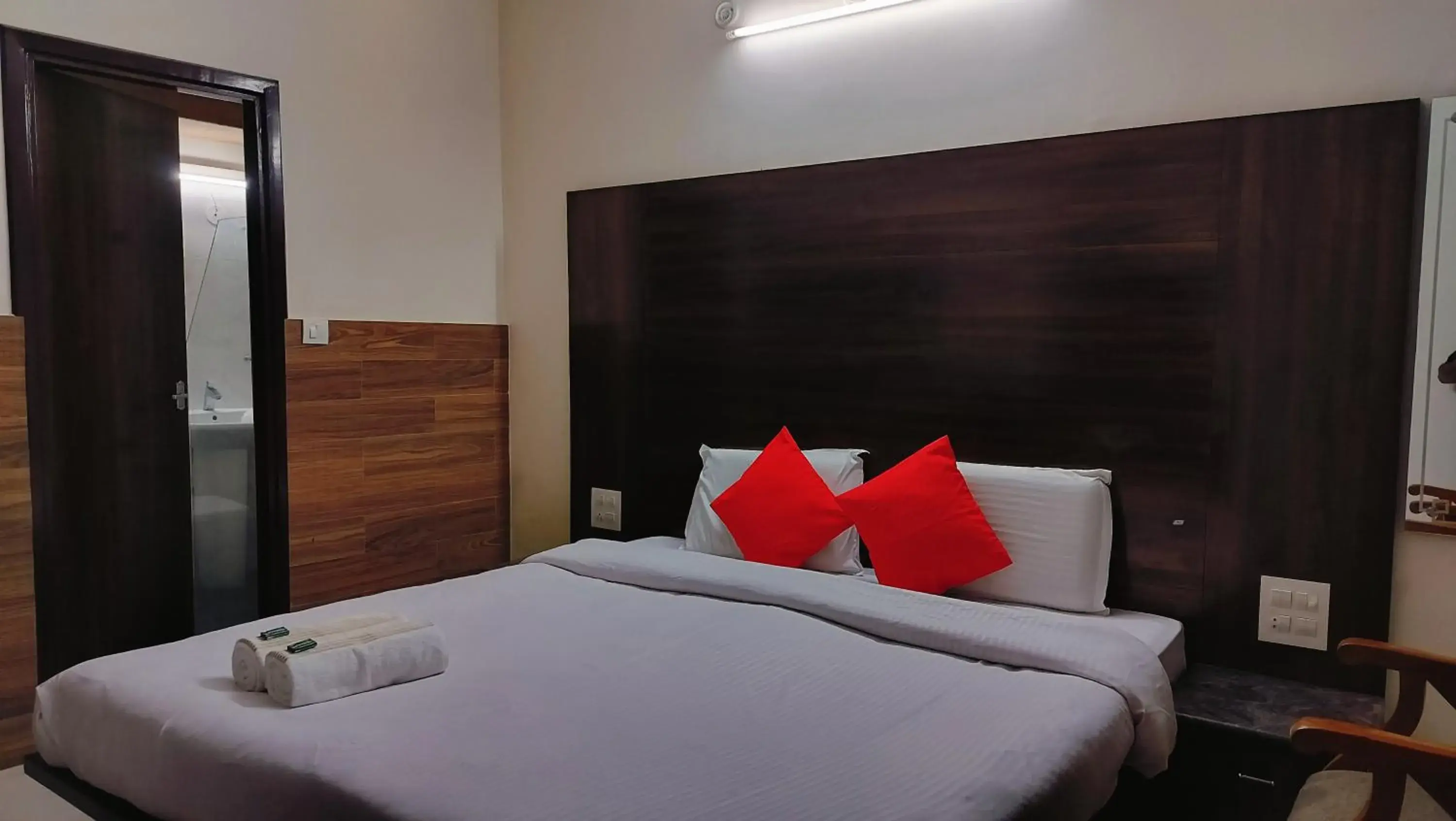 Bed in Royale India by Venu Bed in Royale India by Venu