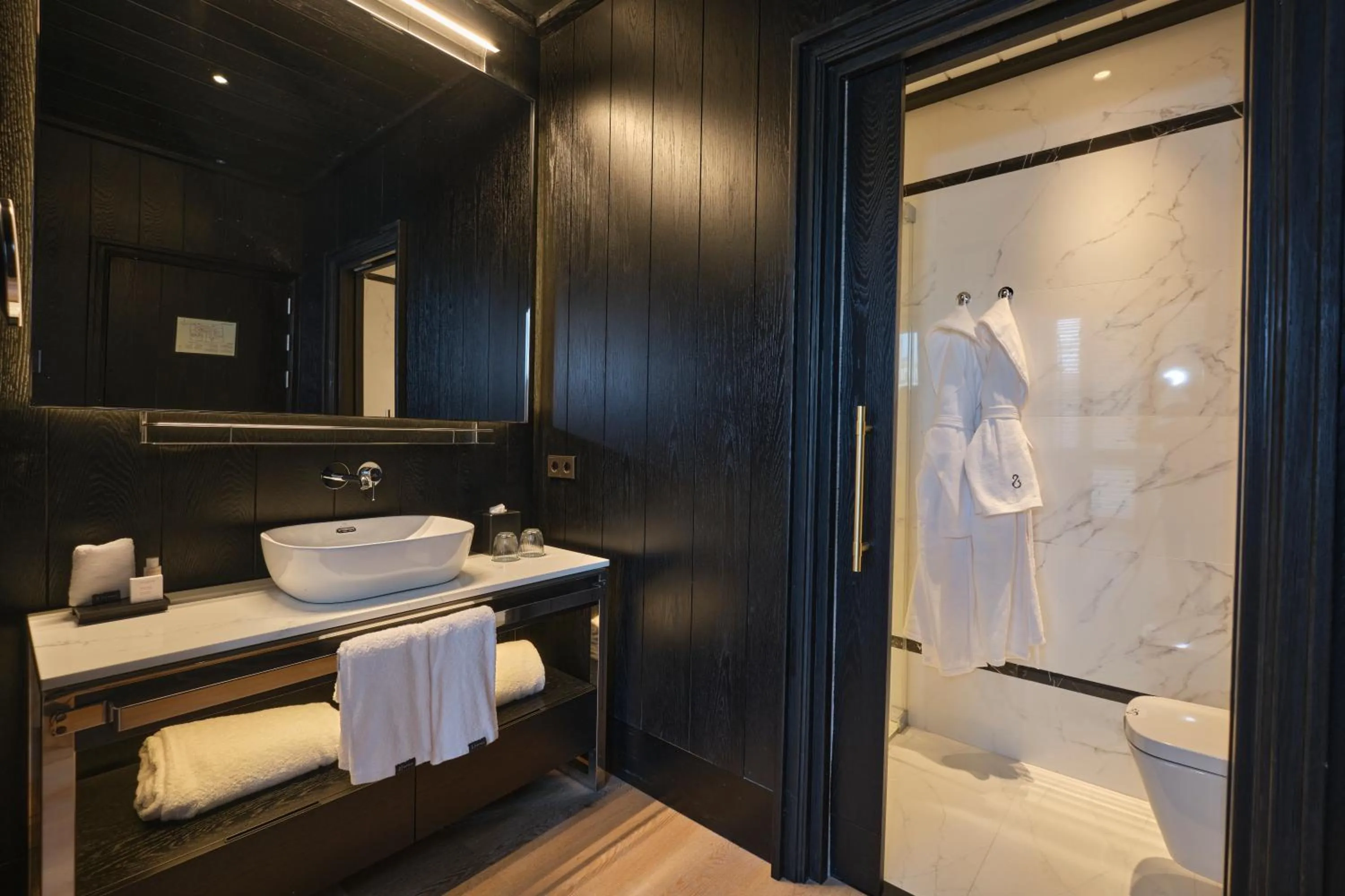 Shower in ESTIMAR Valencia