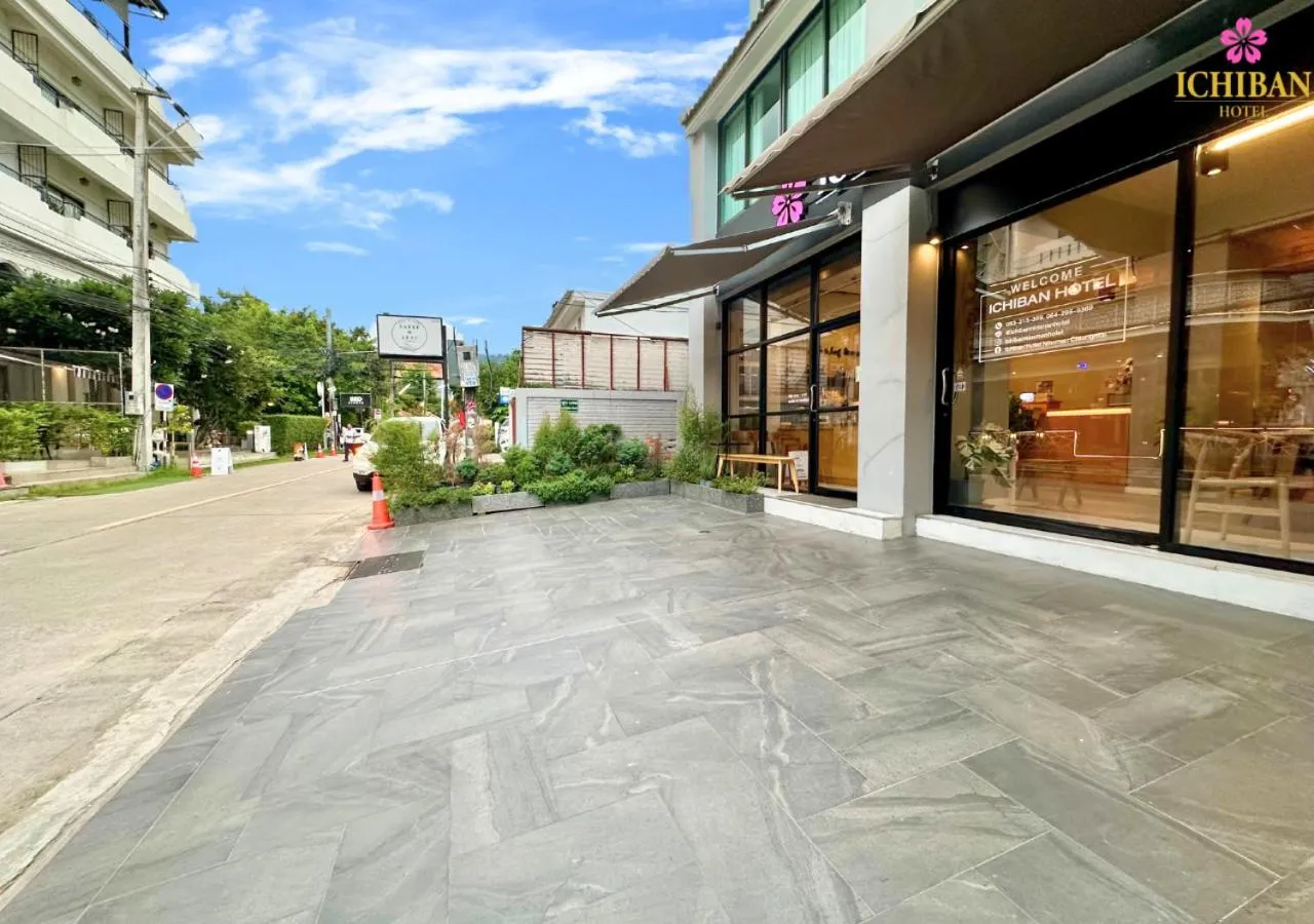 Parking in Ichiban Nimman Hotel