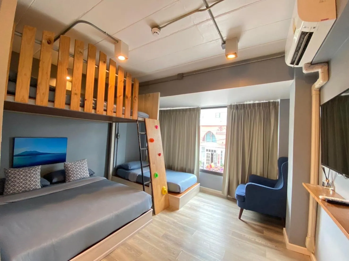 Bed in Ichiban Nimman Hotel