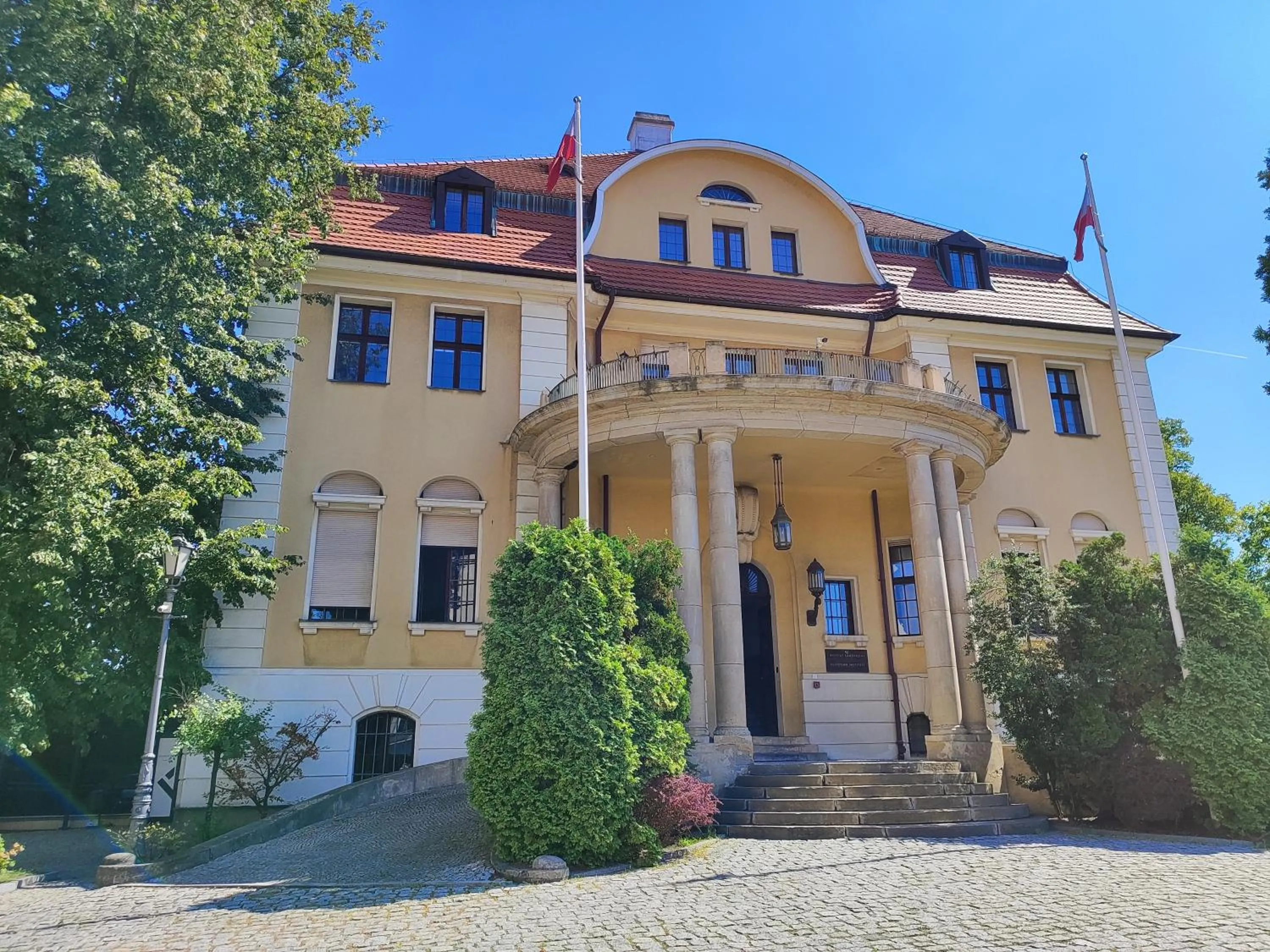 Property building in Pokój 315 dla dwóch osób z prywatną łazienką - Piotrkowska 262-264