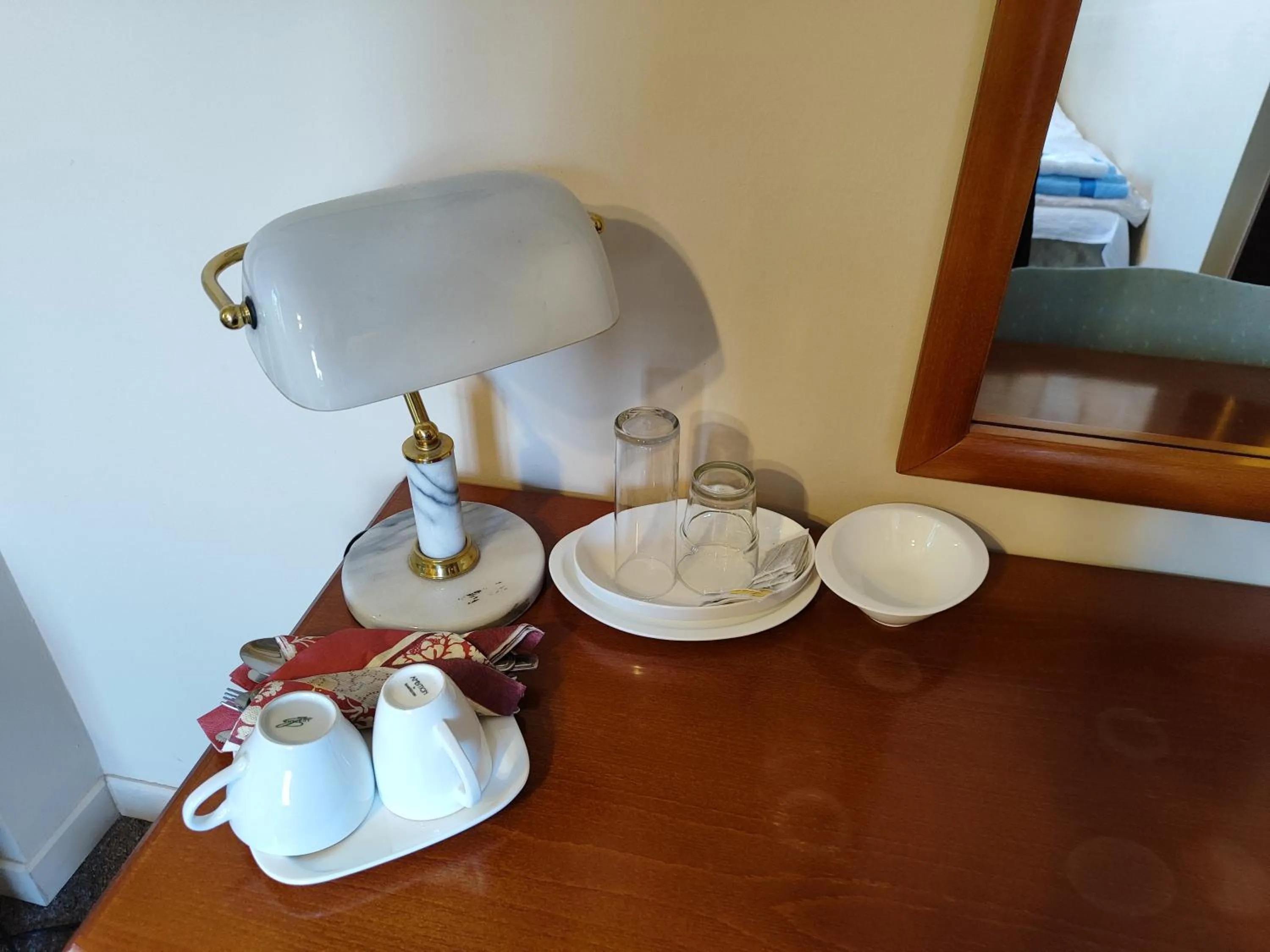 Coffee/tea facilities in Pokój 315 dla dwóch osób z prywatną łazienką - Piotrkowska 262-264