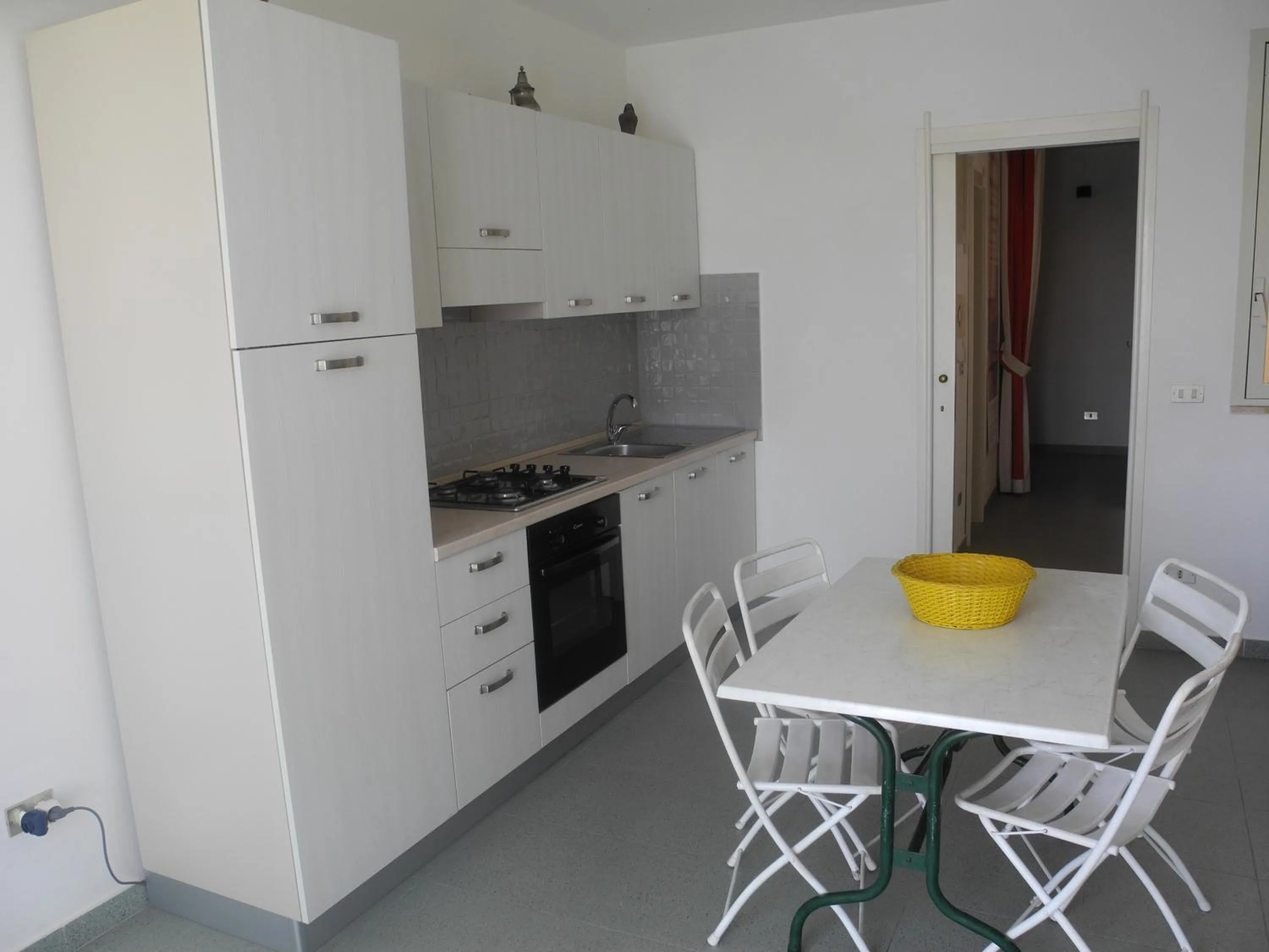 Kitchen or kitchenette in Calamaluk