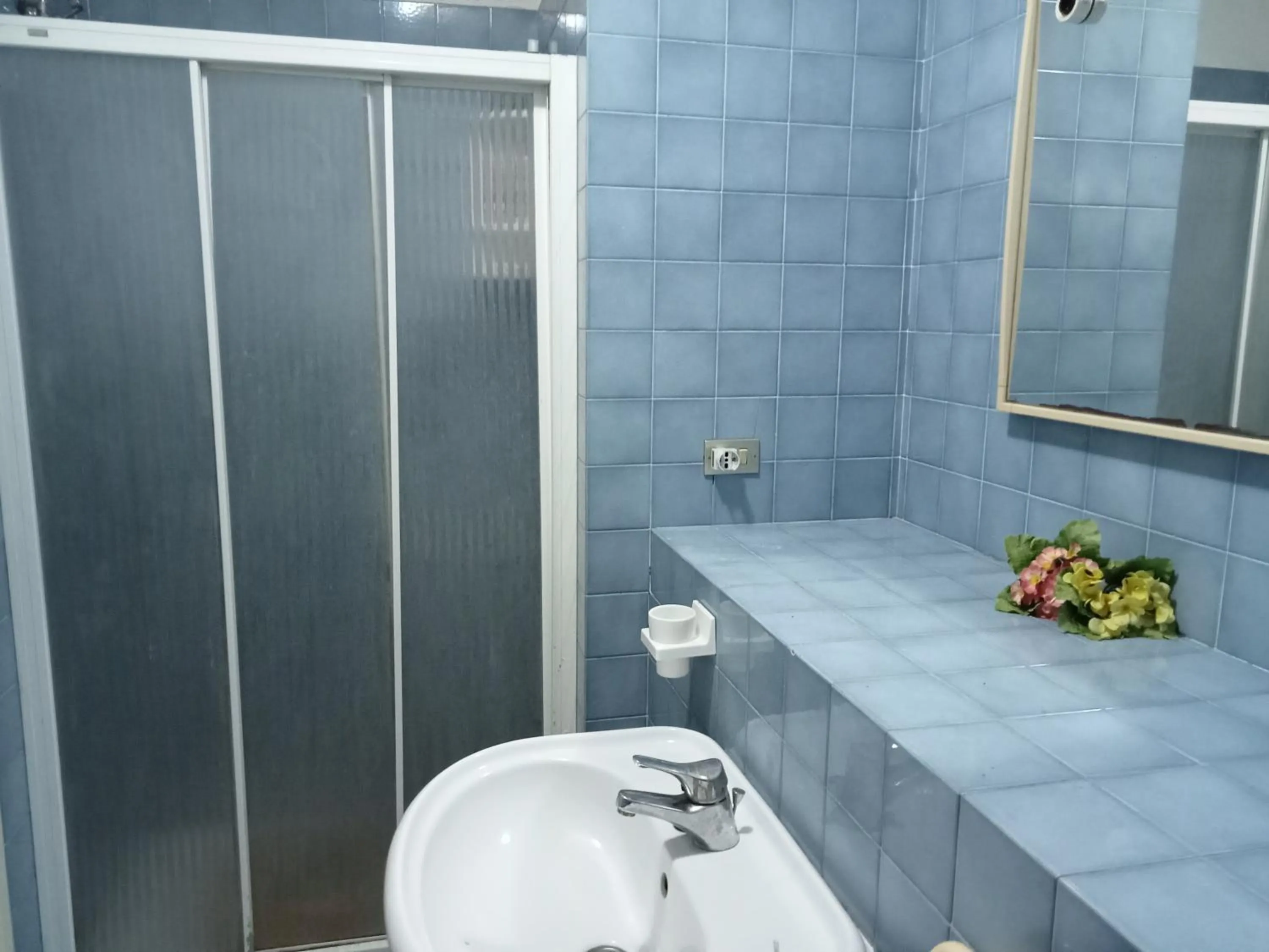 Shower in Calamaluk