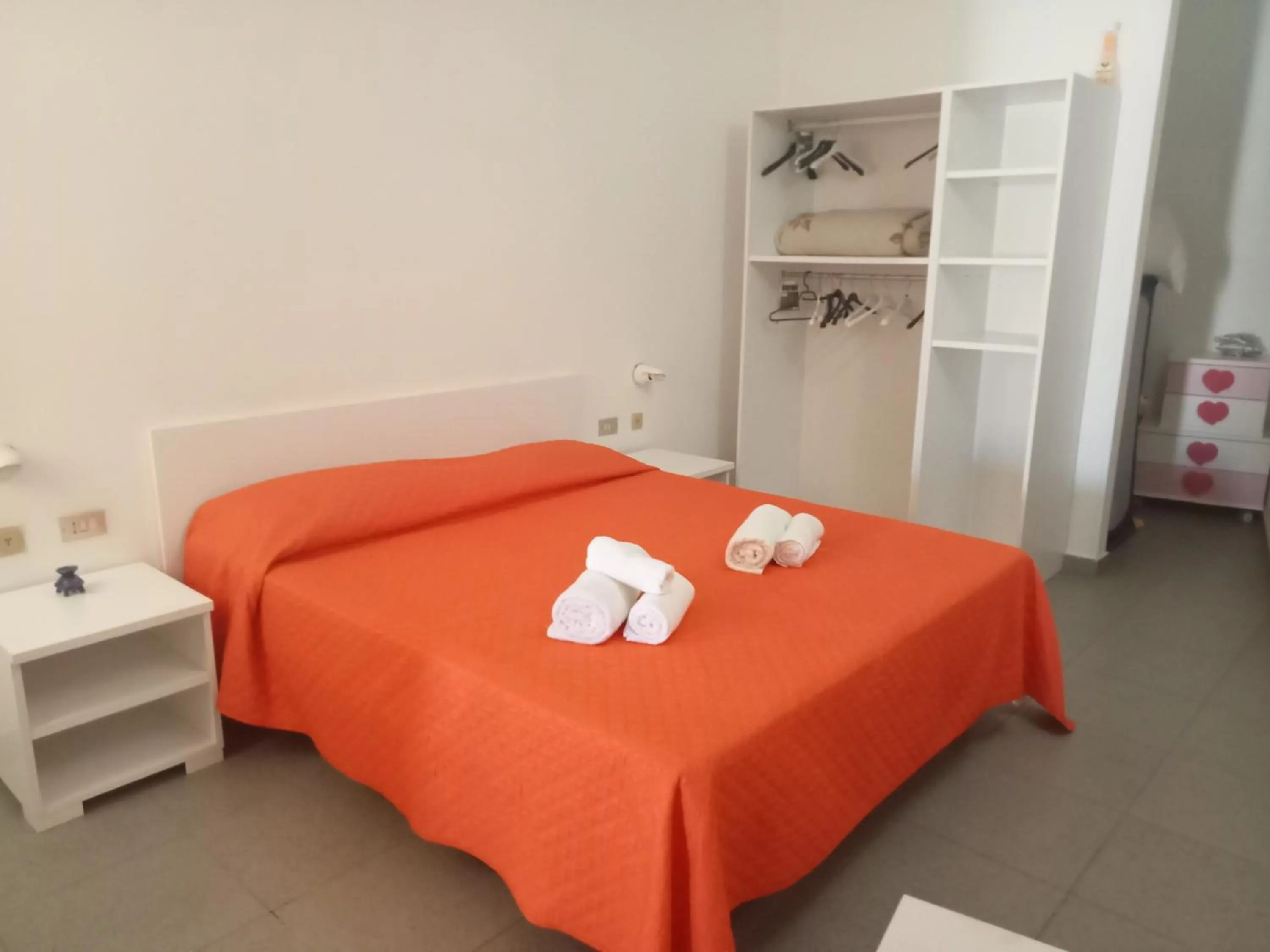 Bedroom, Bed in Calamaluk