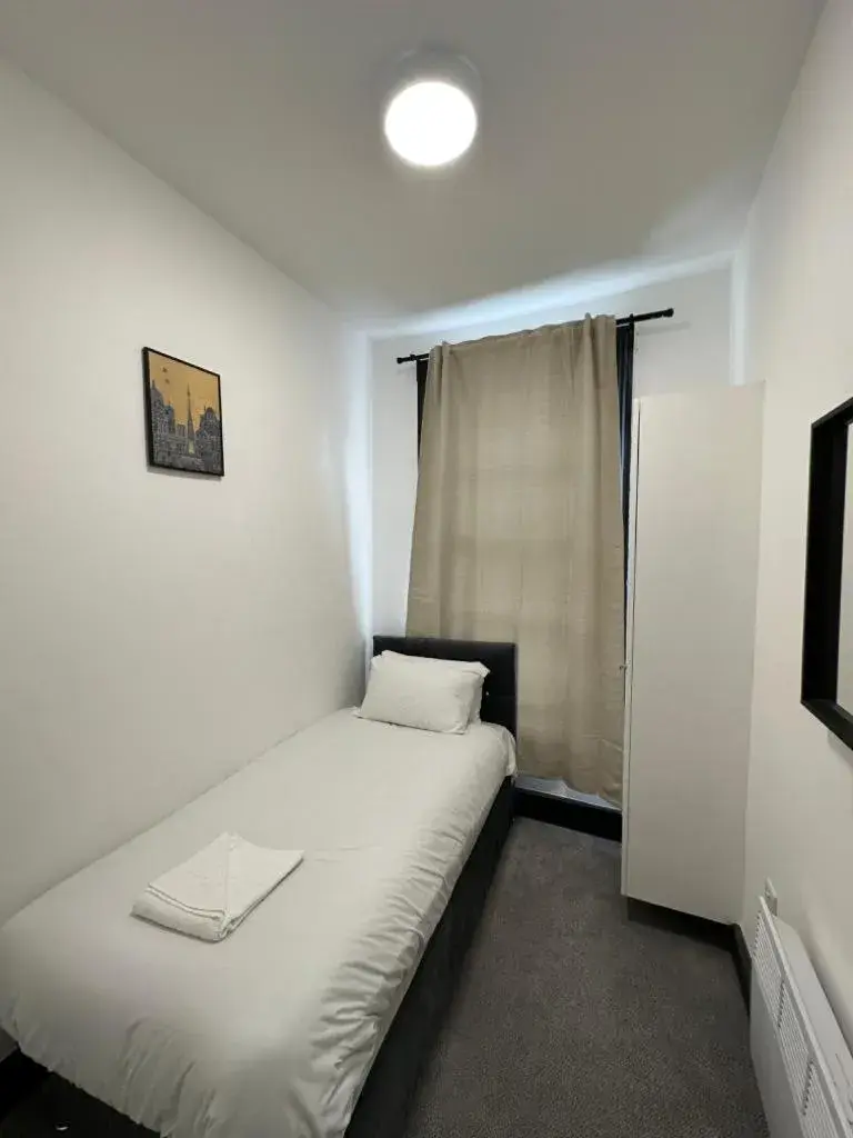 Bed in Ivy House Hotel Bed in Ivy House Hotel