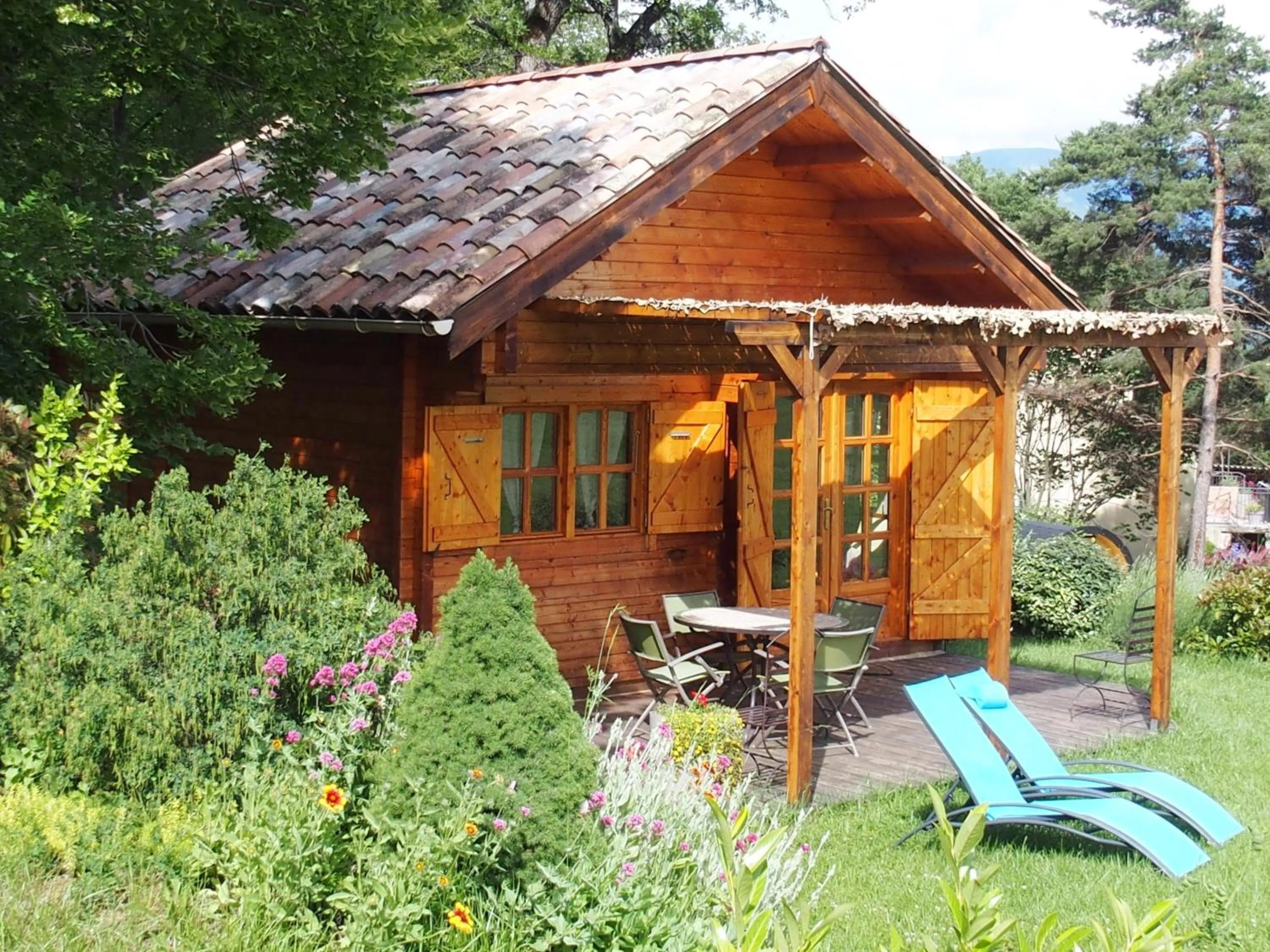 Facade/entrance in Chalets du Bois de Vache