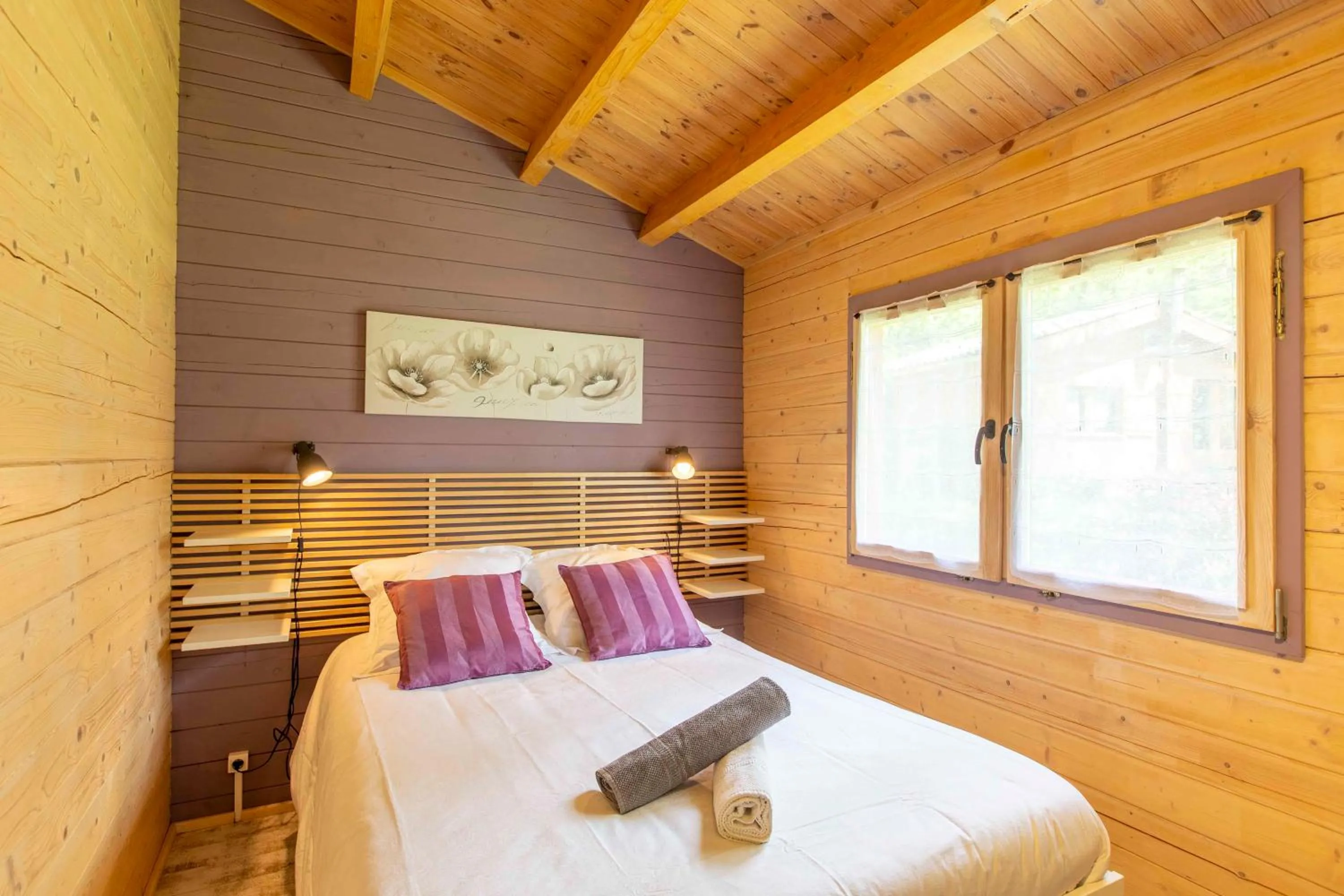 Bedroom, Bed in Chalets du Bois de Vache
