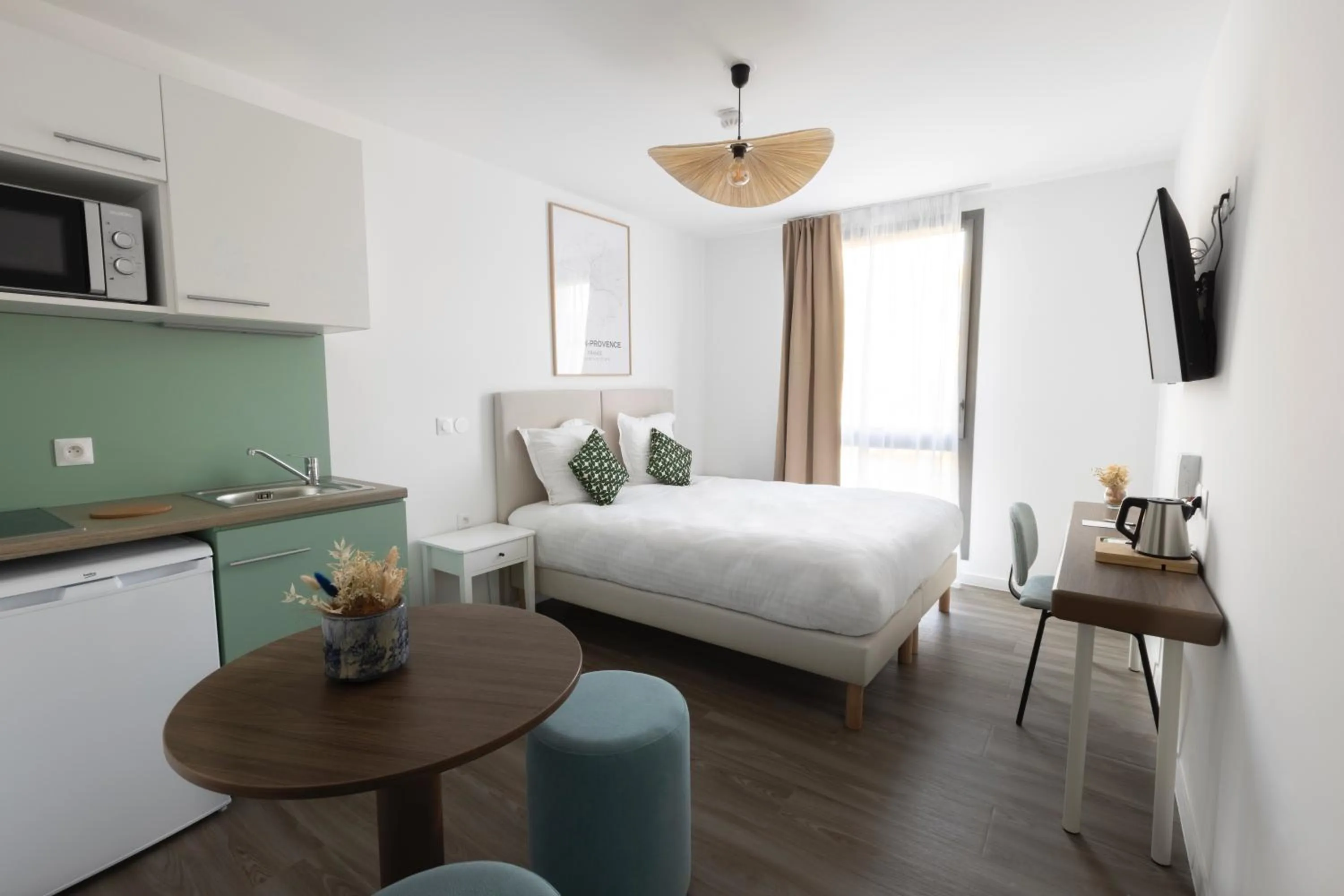 Photo of the whole room, Bed in The Originals Résidence Aix Schuman