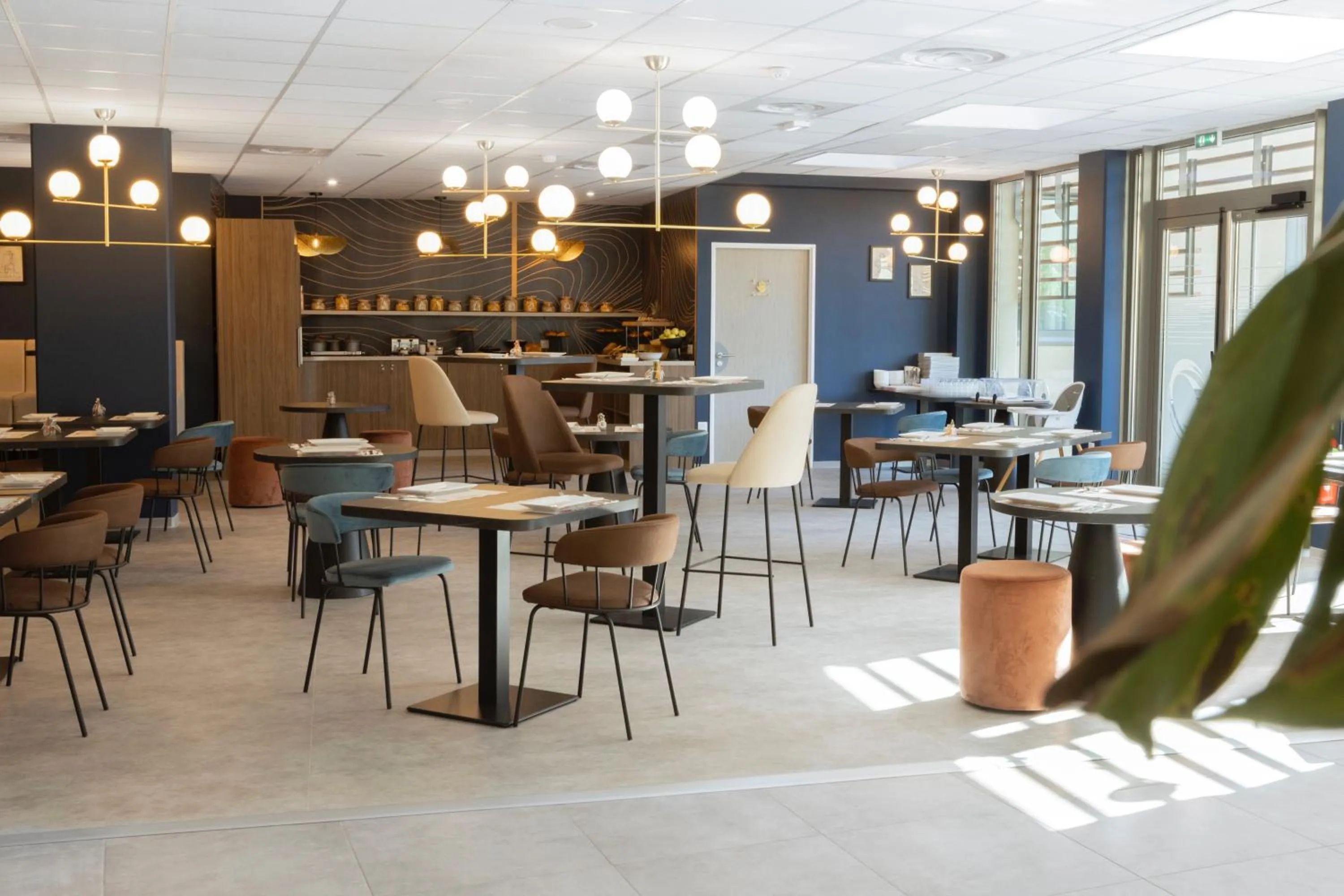 Restaurant/places to eat in The Originals Résidence Aix Schuman