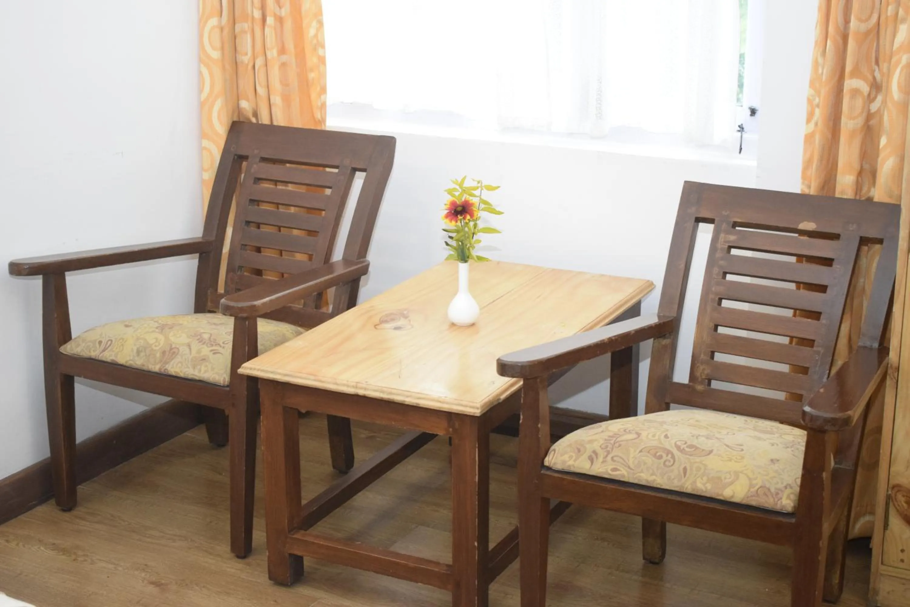 Seating area in Altius Nest Hotel
