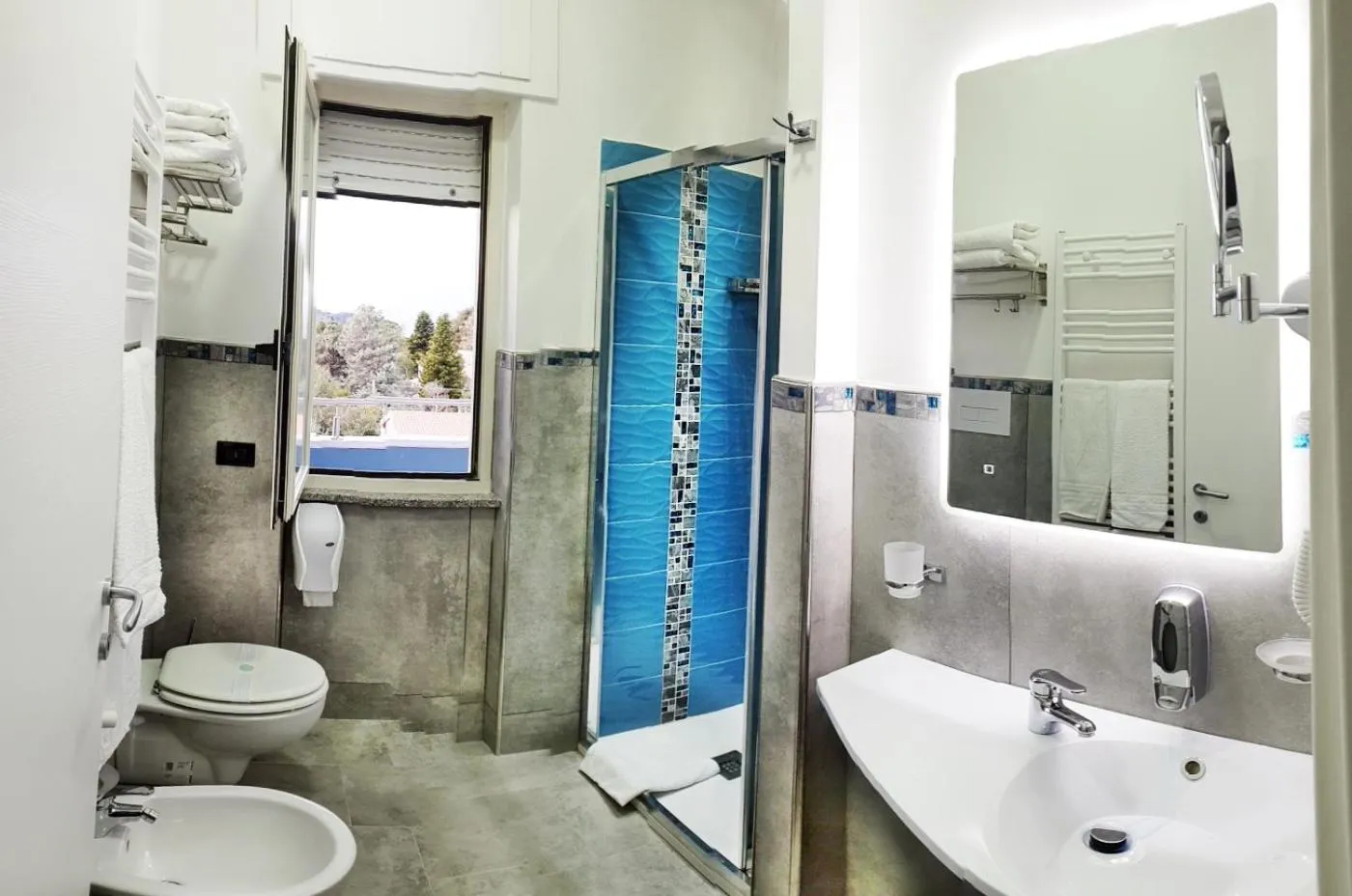 Toilet in Hotel Blu Eden