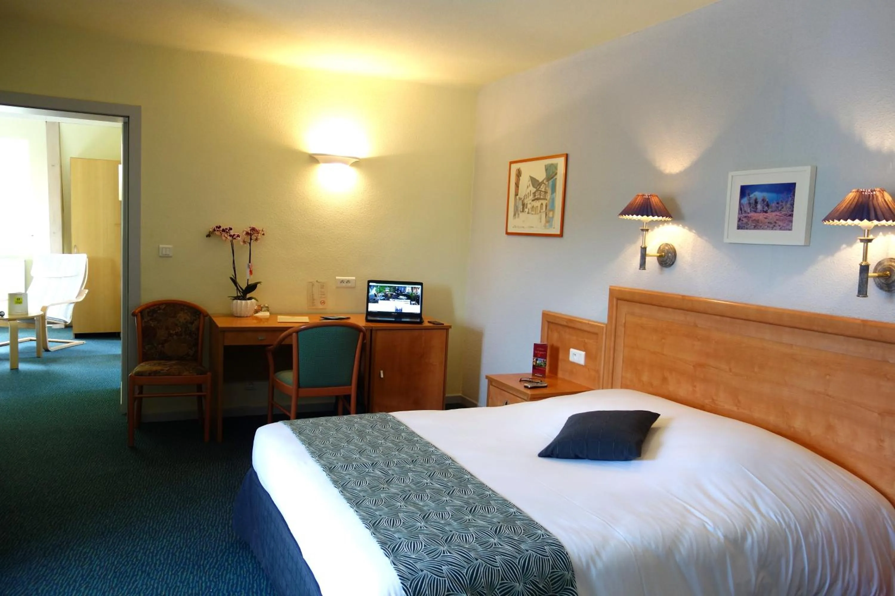 Photo of the whole room, Bed in Logis Hôtel - Restaurant Aux Bruyères