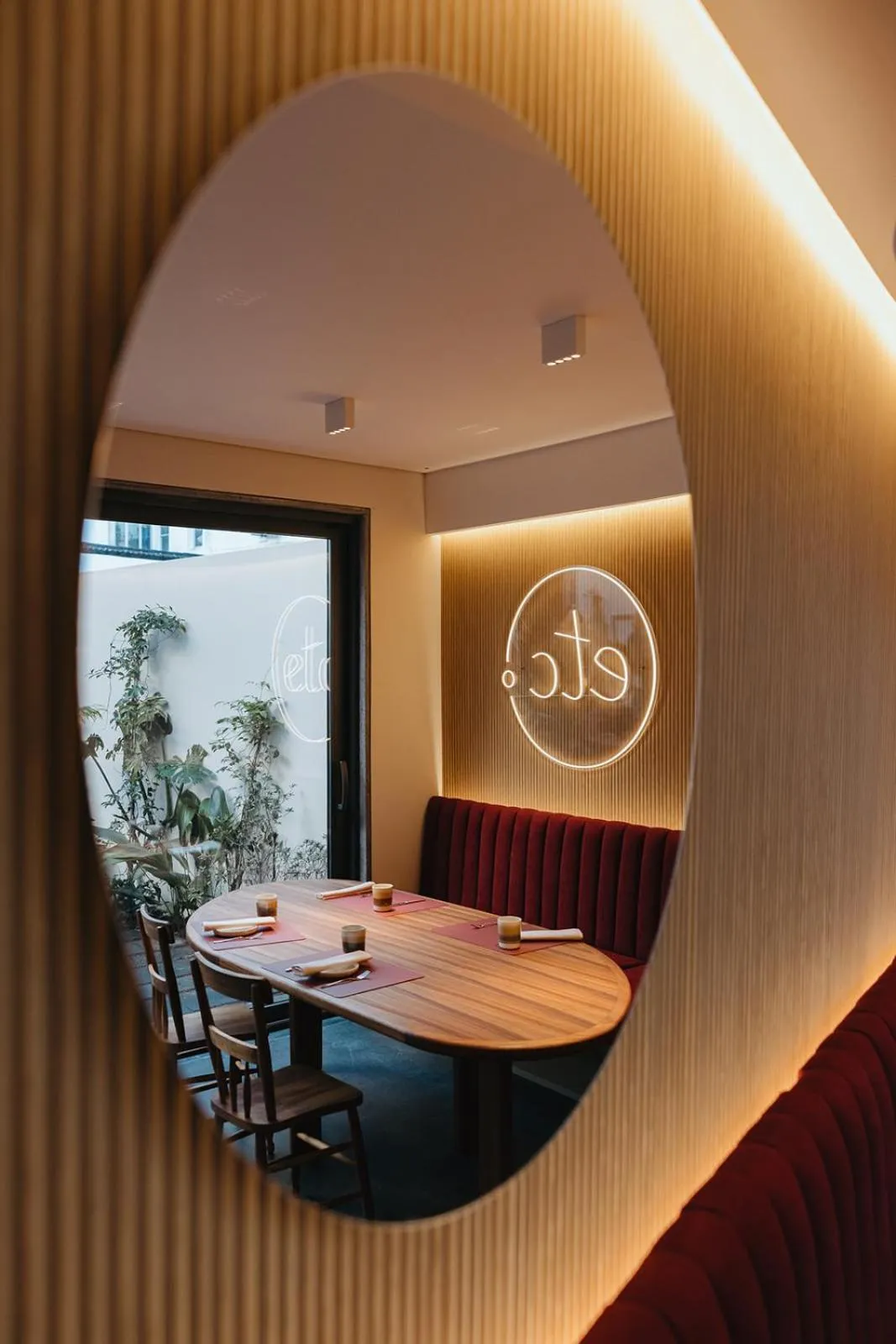 Restaurant/places to eat in NINE DOTS Azorean Art Boutique Hotel