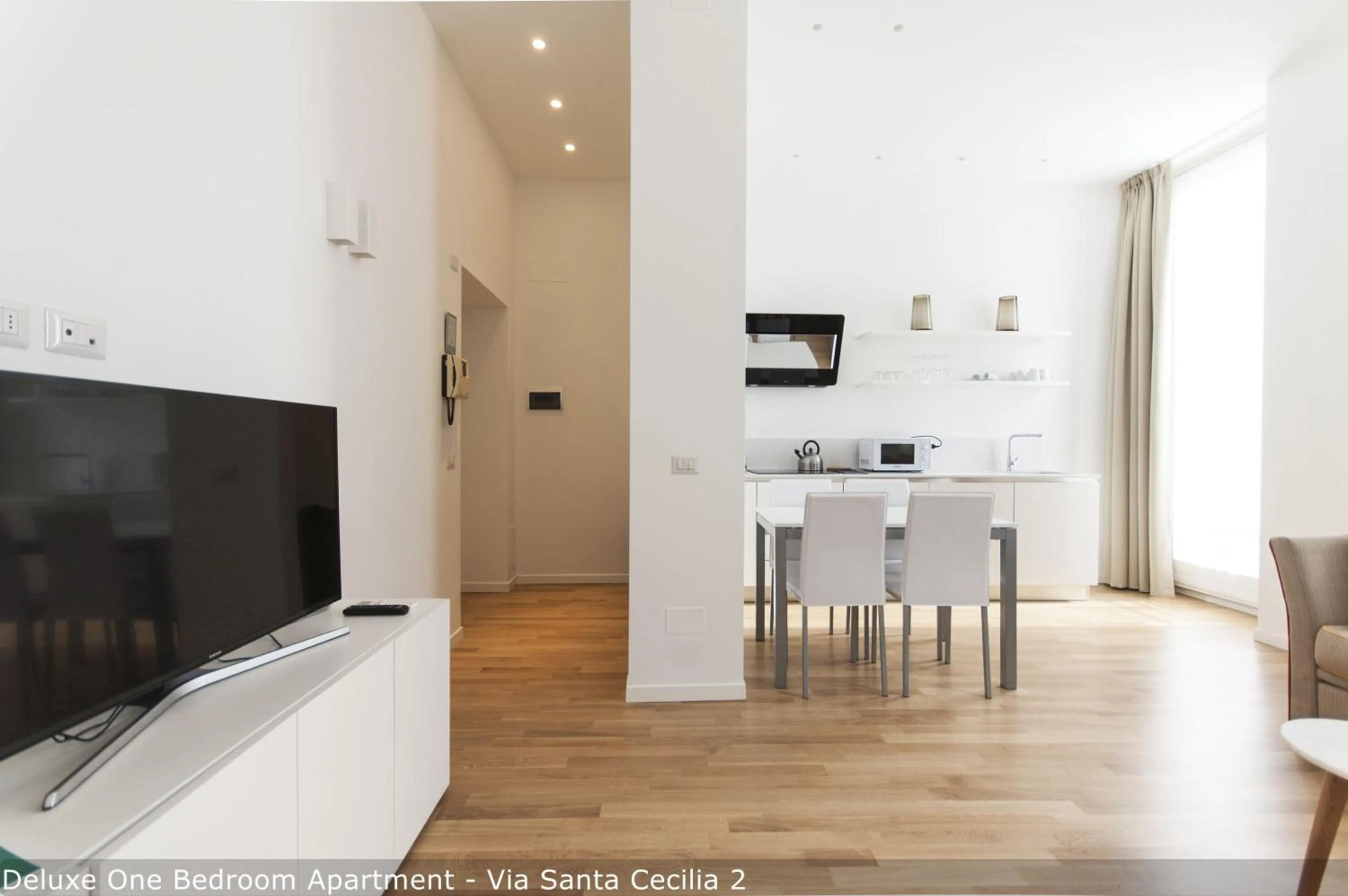 TV and multimedia in Brera Apartments in San Babila