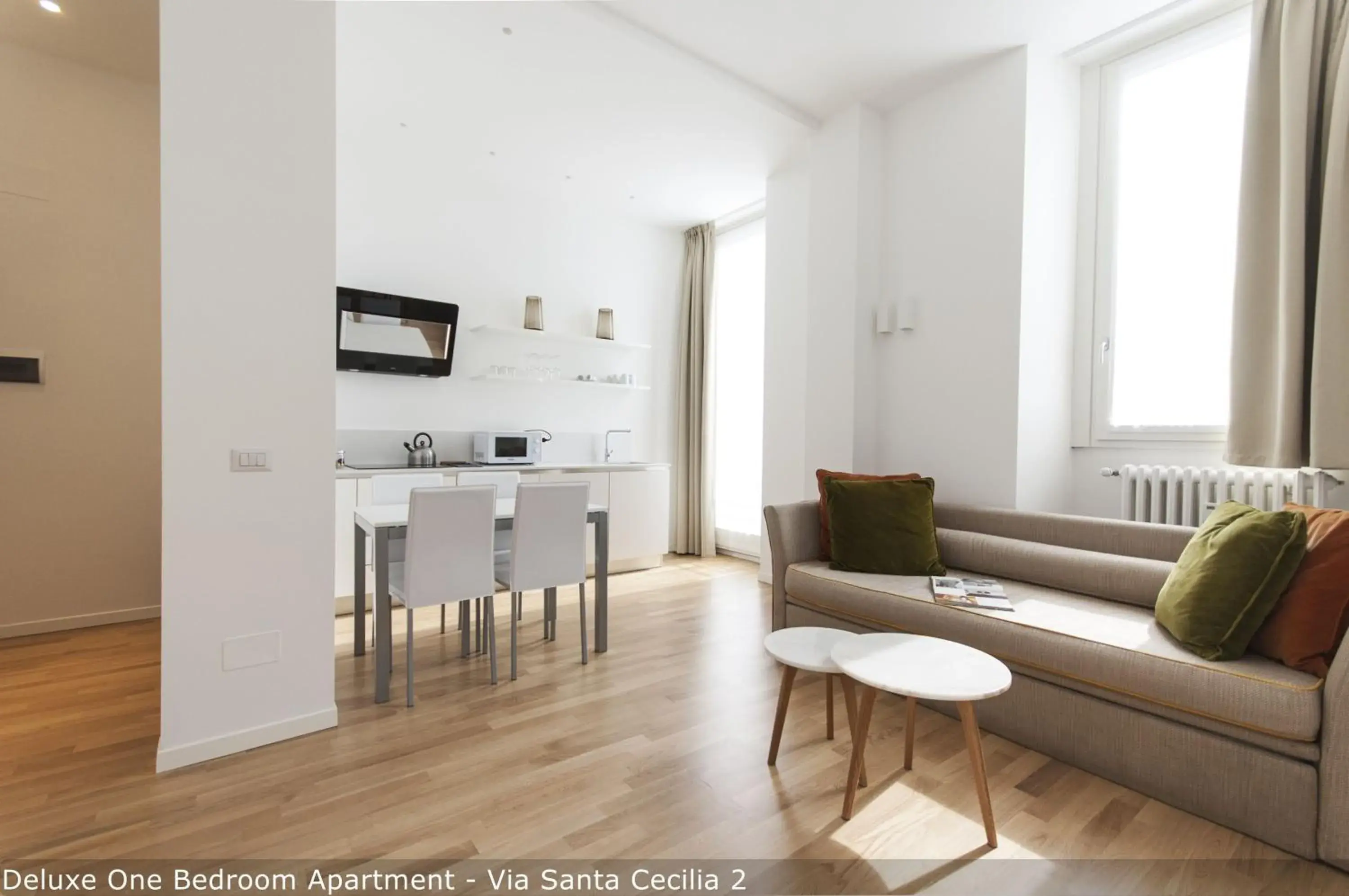 Deluxe One-Bedroom Apartment - Via Santa Cecilia 2 in Brera Apartments in San Babila Deluxe One-Bedroom Apartment - Via Santa Cecilia 2 in Brera Apartments in San Babila