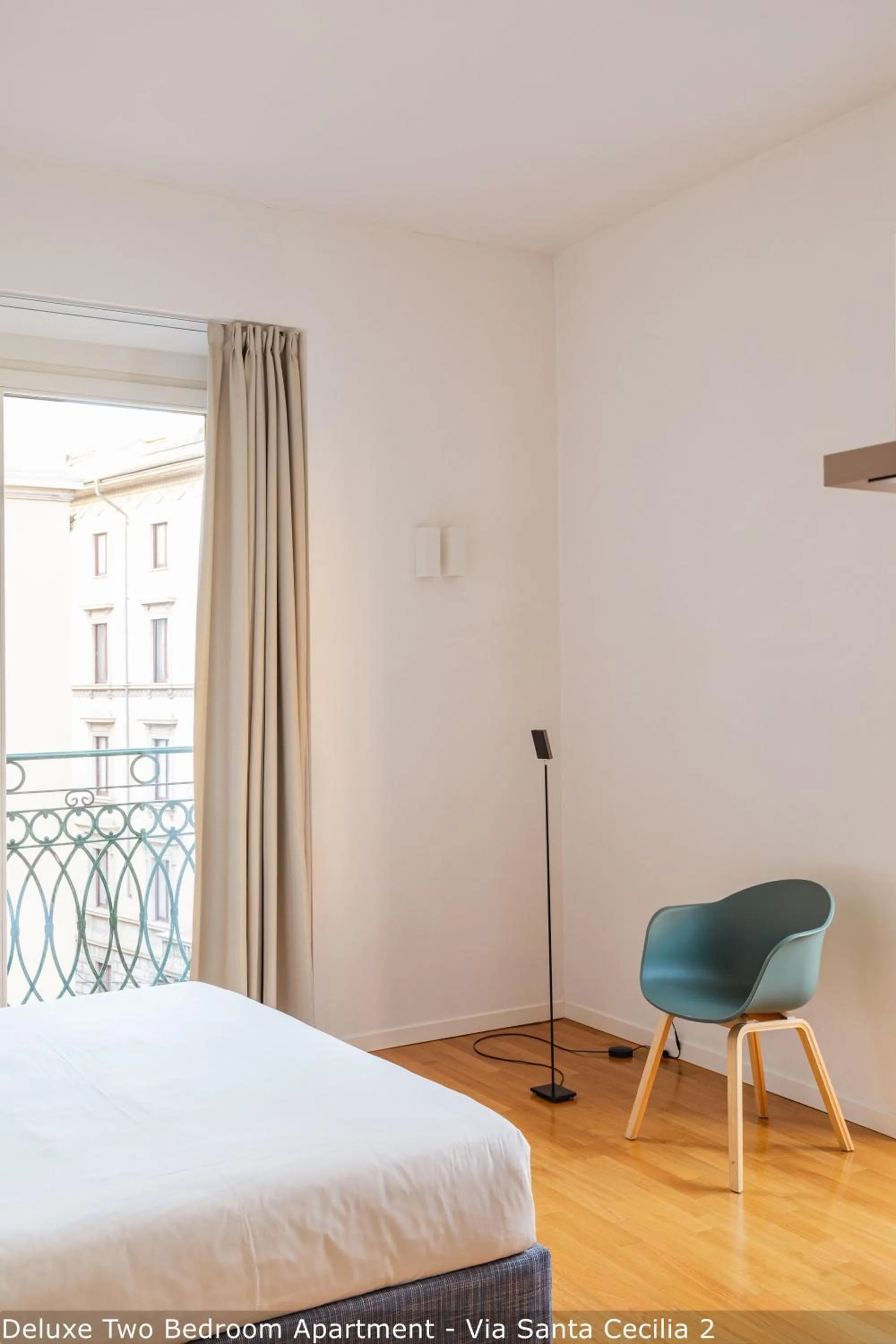 Bed in Brera Apartments in San Babila