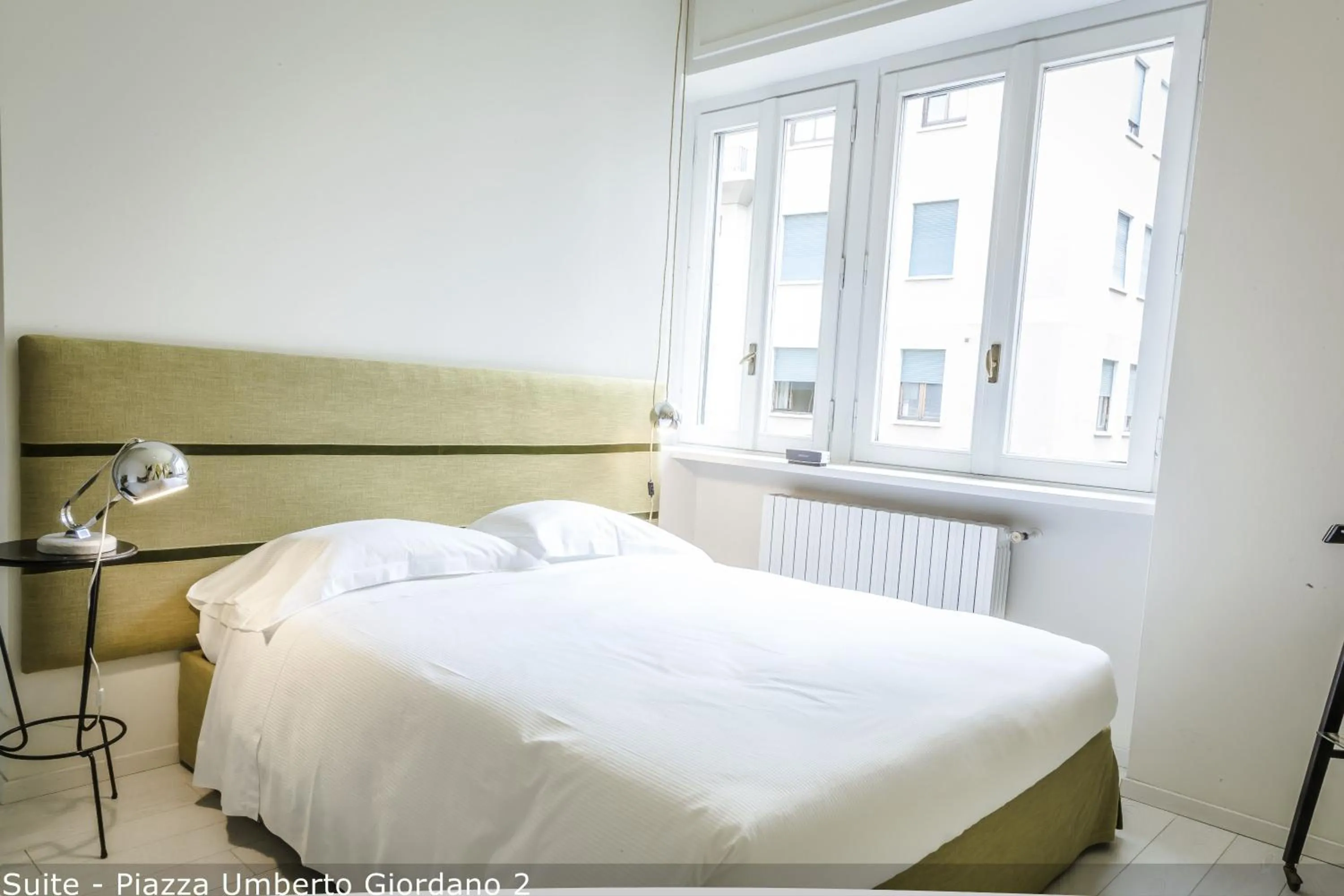 Bed in Brera Apartments in San Babila