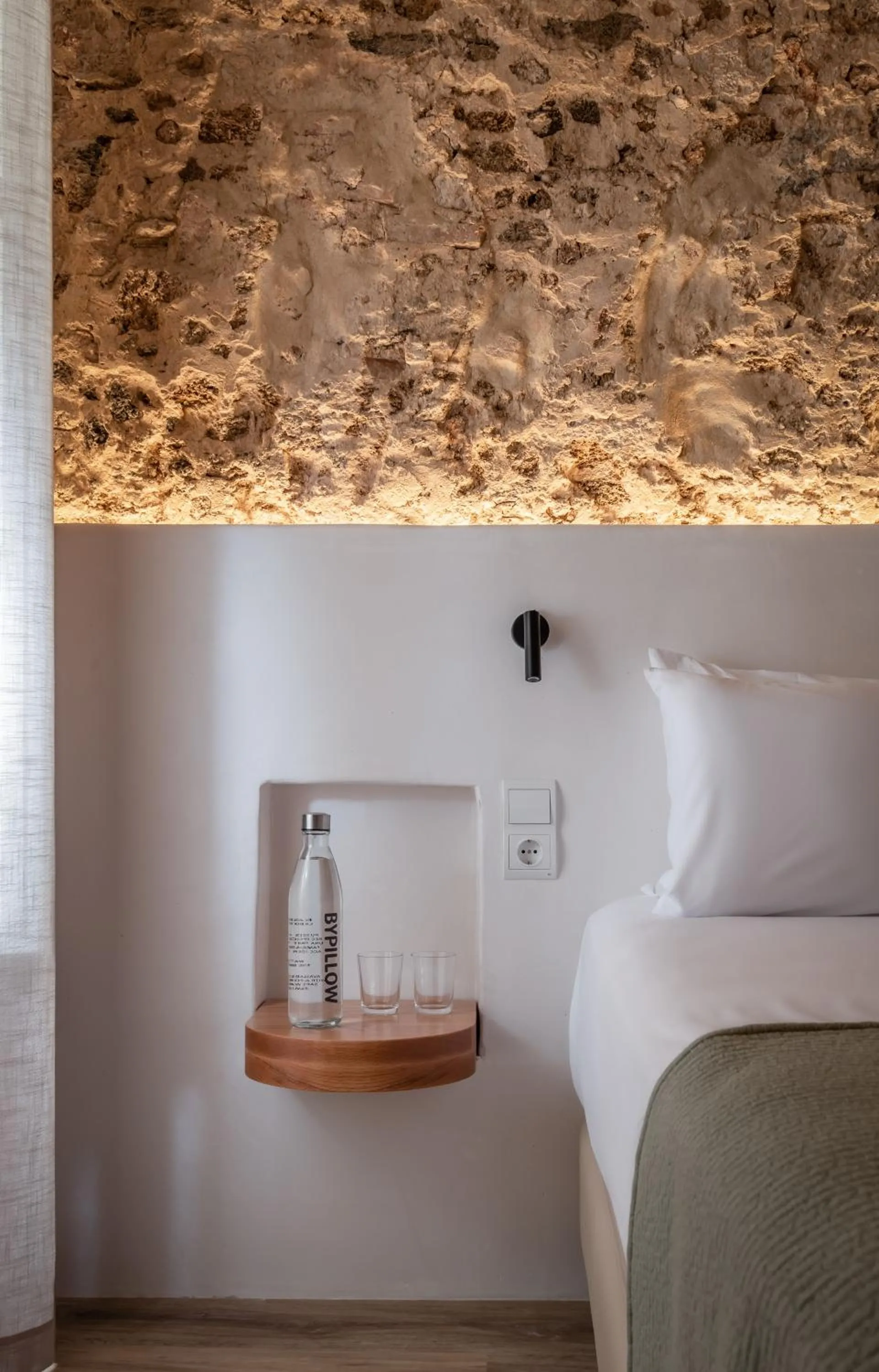 Bedroom, Bed in BYPILLOW Casa Gades