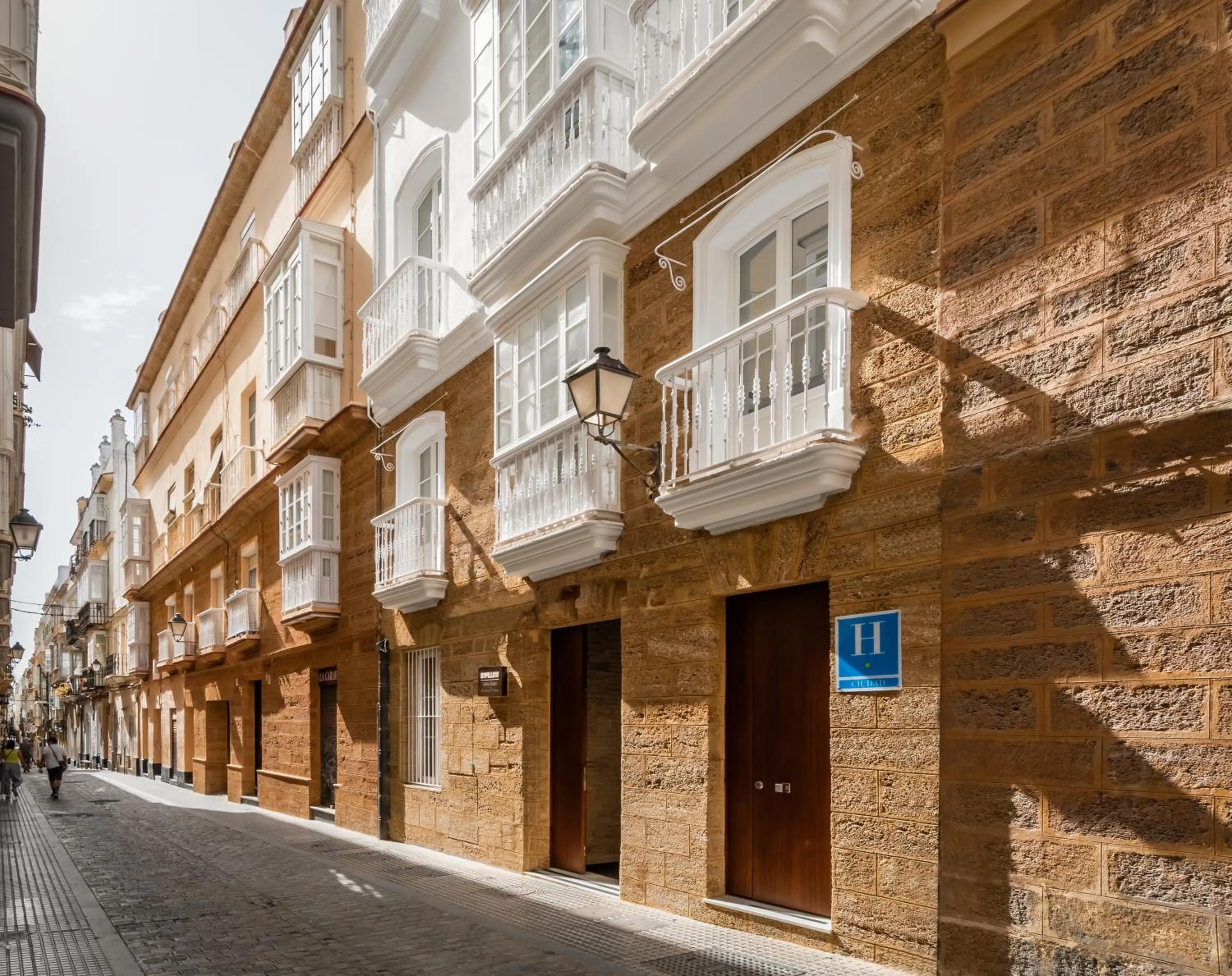 Property building in BYPILLOW Casa Gades