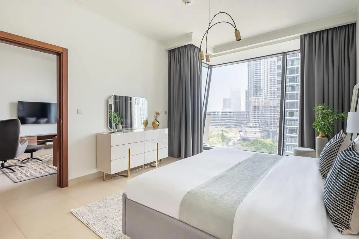 Frank Porter - Burj Vista Tower 2