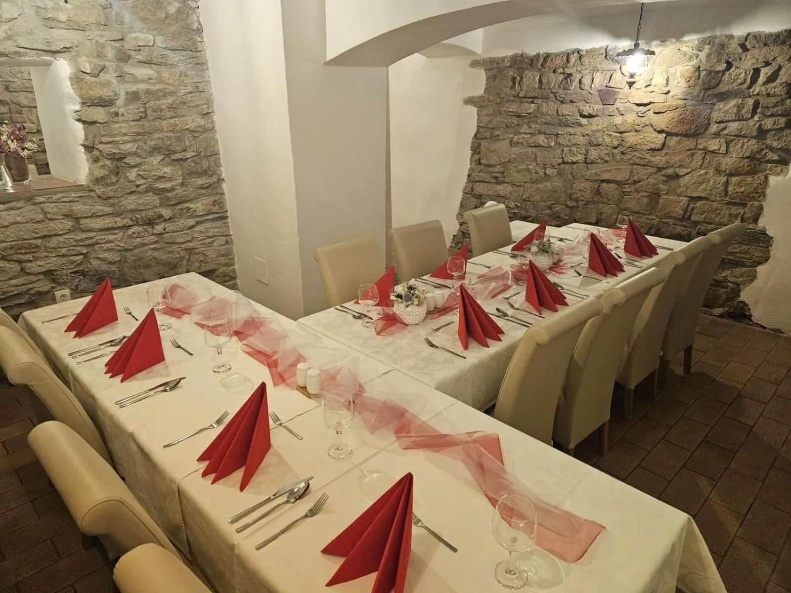 Restaurant/places to eat in Hotel U města Prahy Náchod