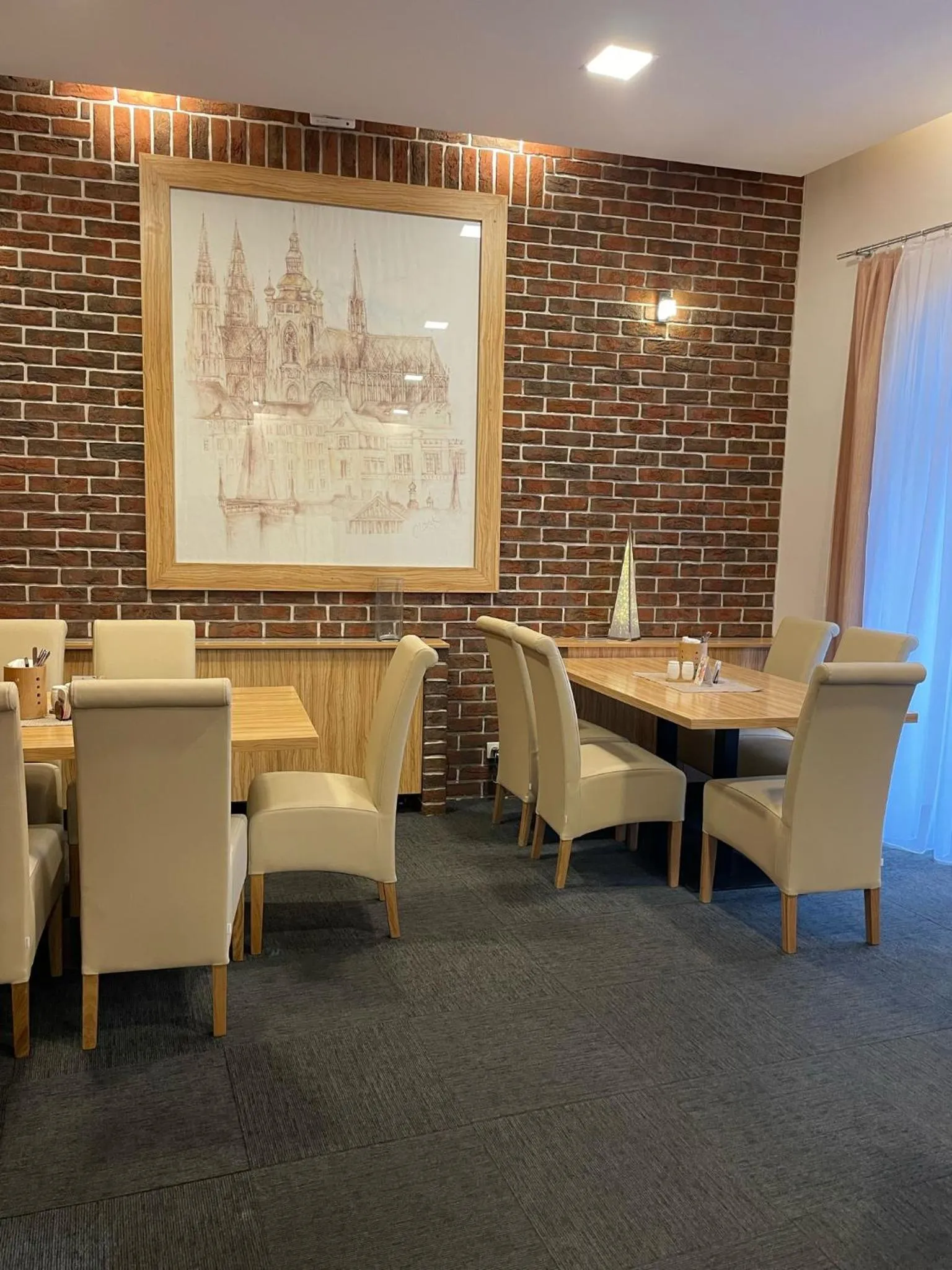 Restaurant/places to eat in Hotel U města Prahy Náchod