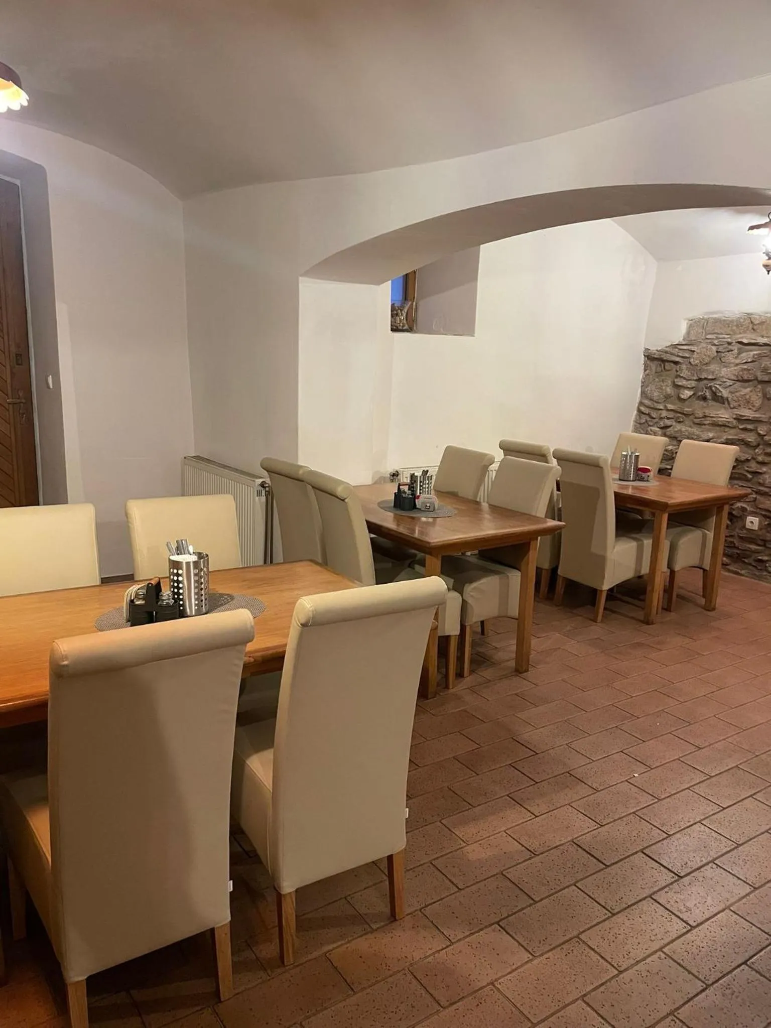 Restaurant/places to eat in Hotel U města Prahy Náchod