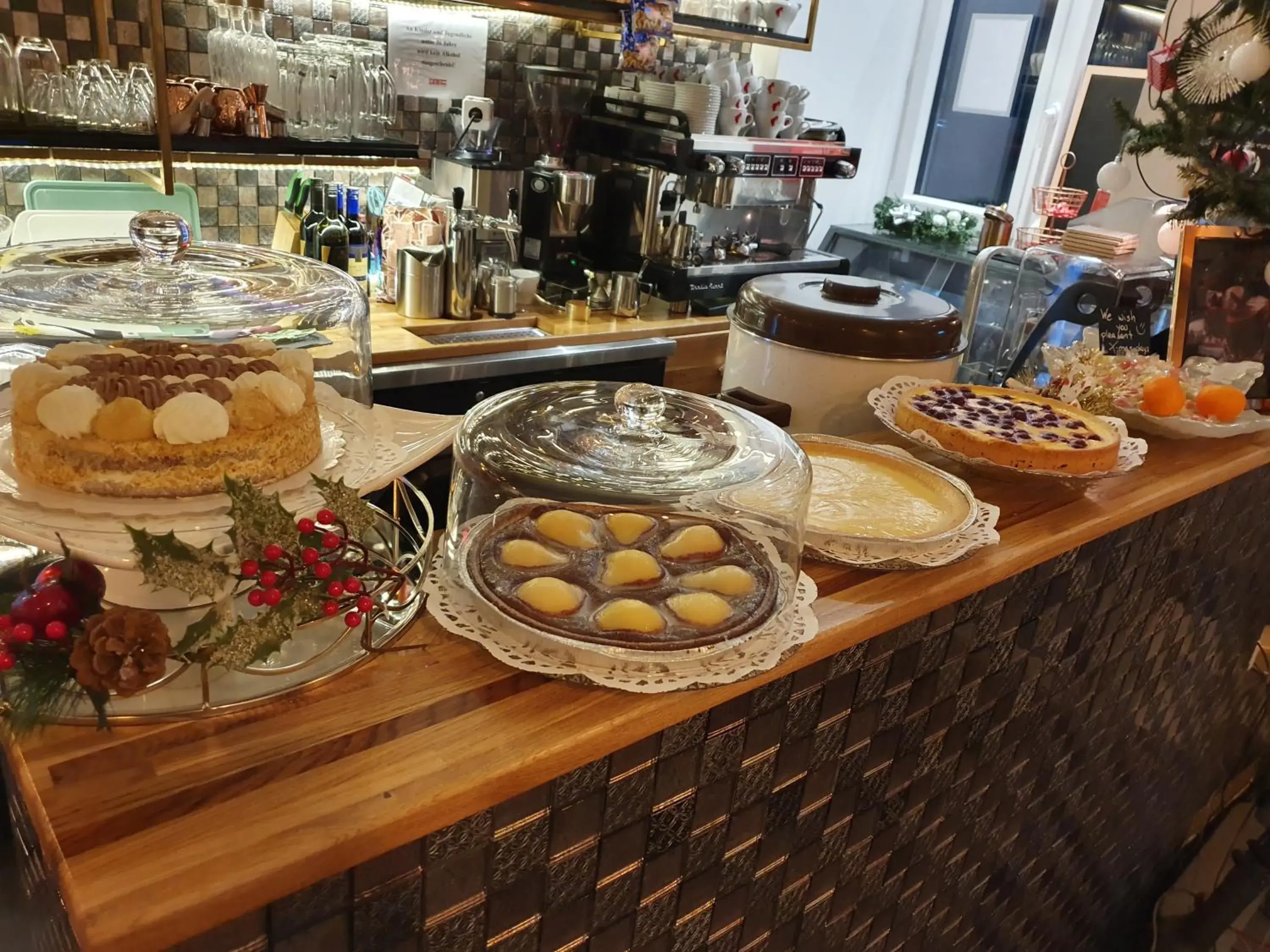 Food and drinks in Urban Boutique Hotel Food and drinks in Urban Boutique Hotel