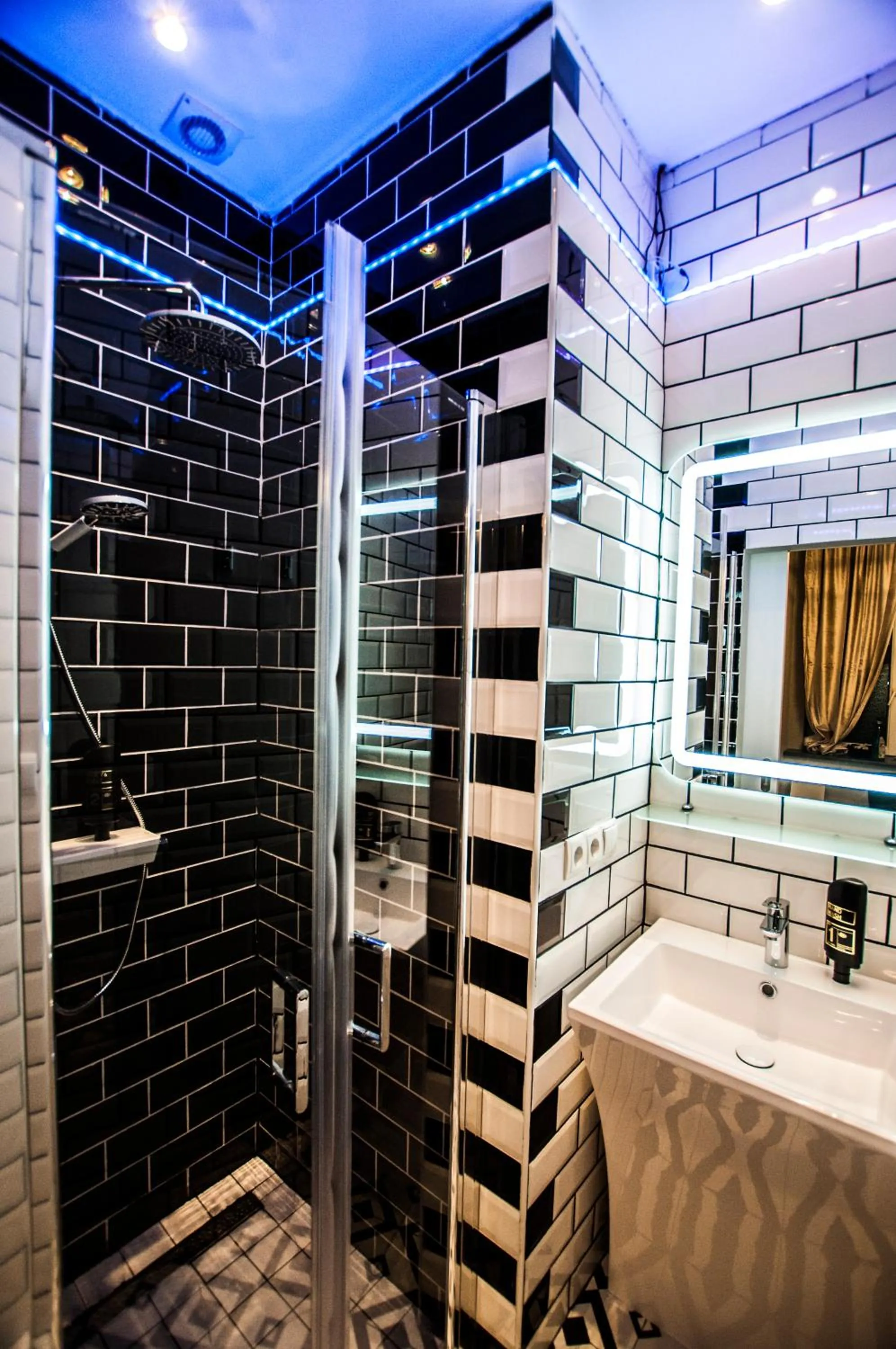 Bathroom in Urban Boutique Hotel