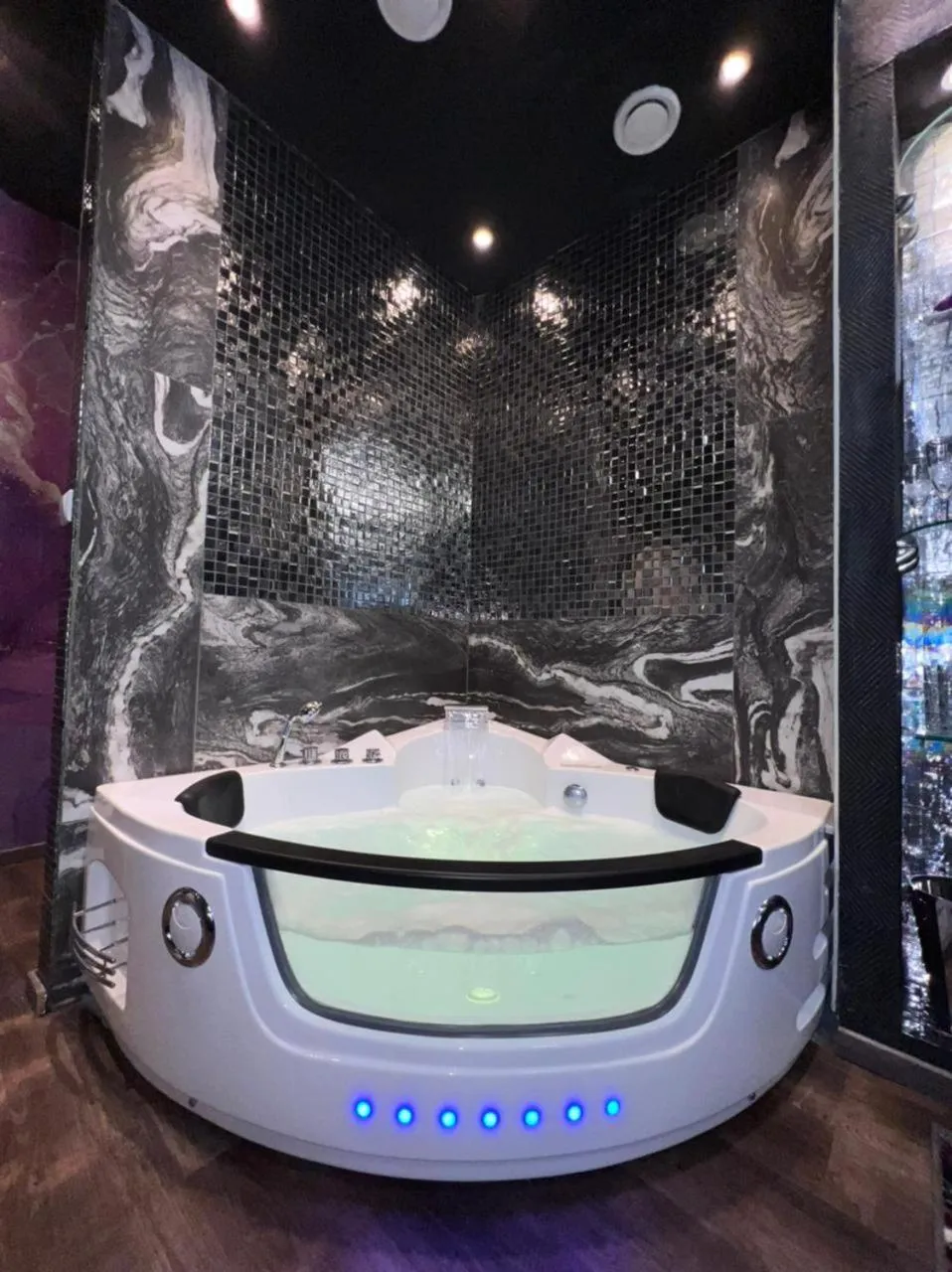 Hot Tub in Urban Boutique Hotel