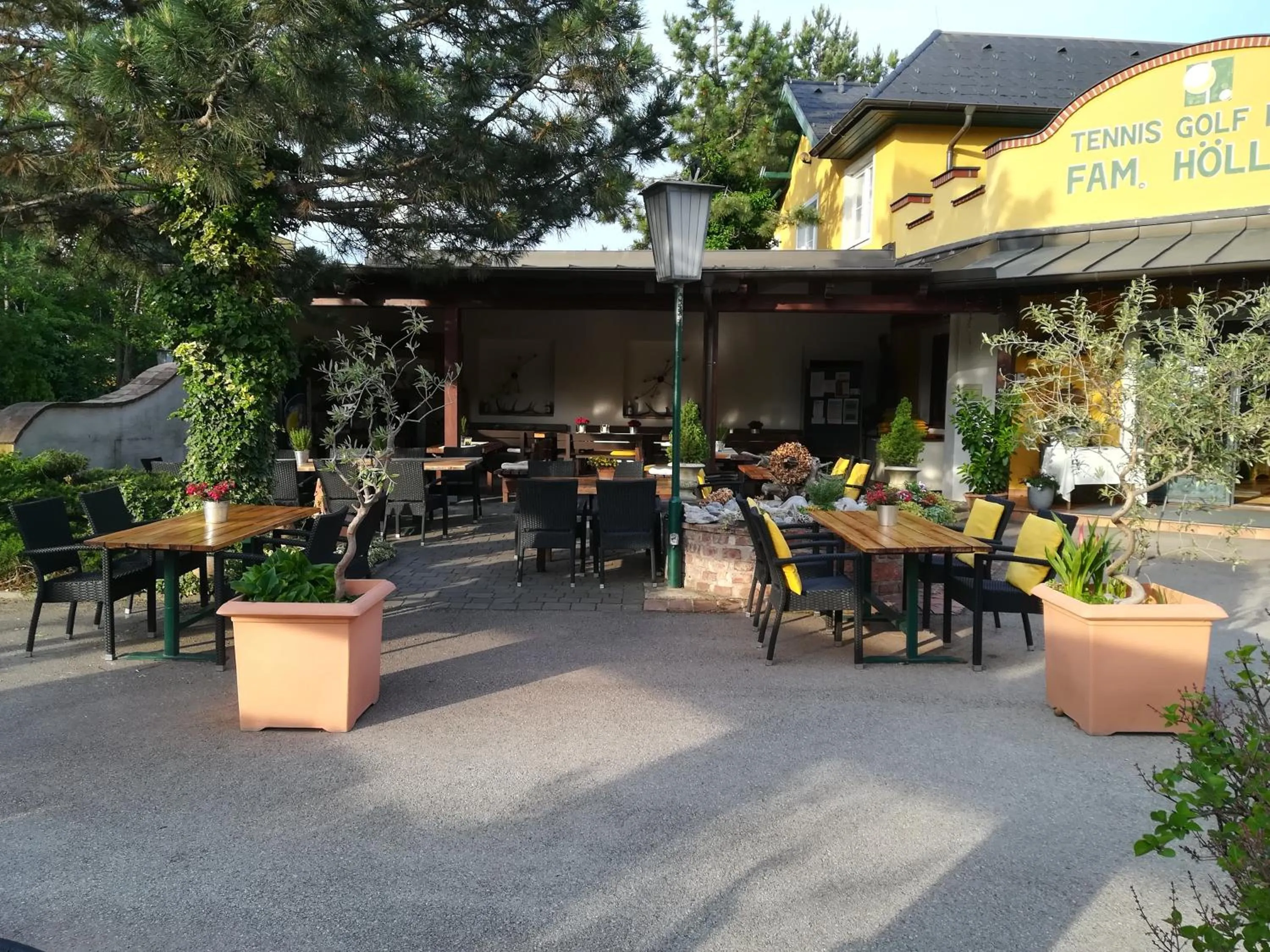 Restaurant/places to eat in Tennis Golf Hotel Höllrigl