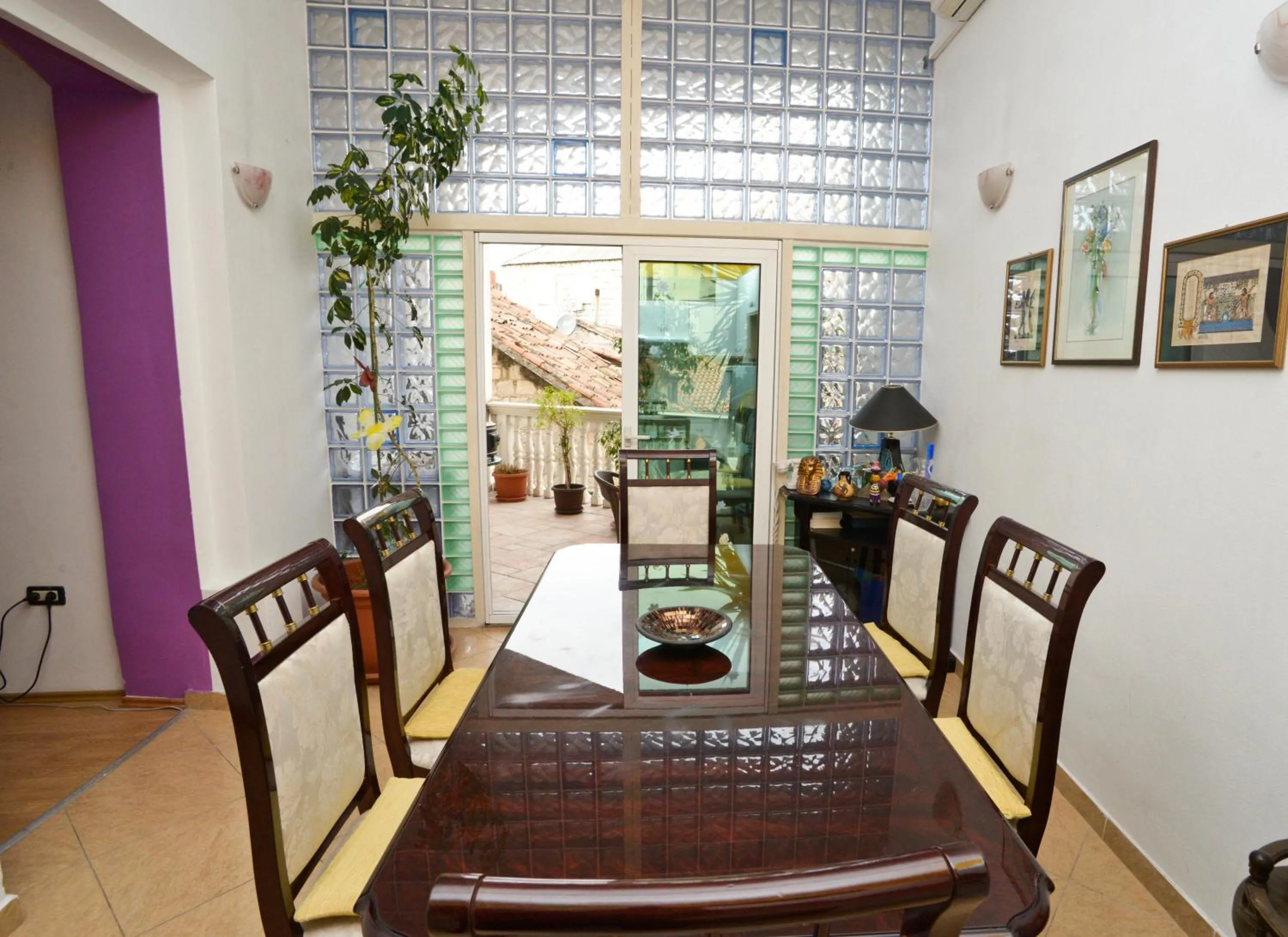 Dining area in Epicenter Apartments Split